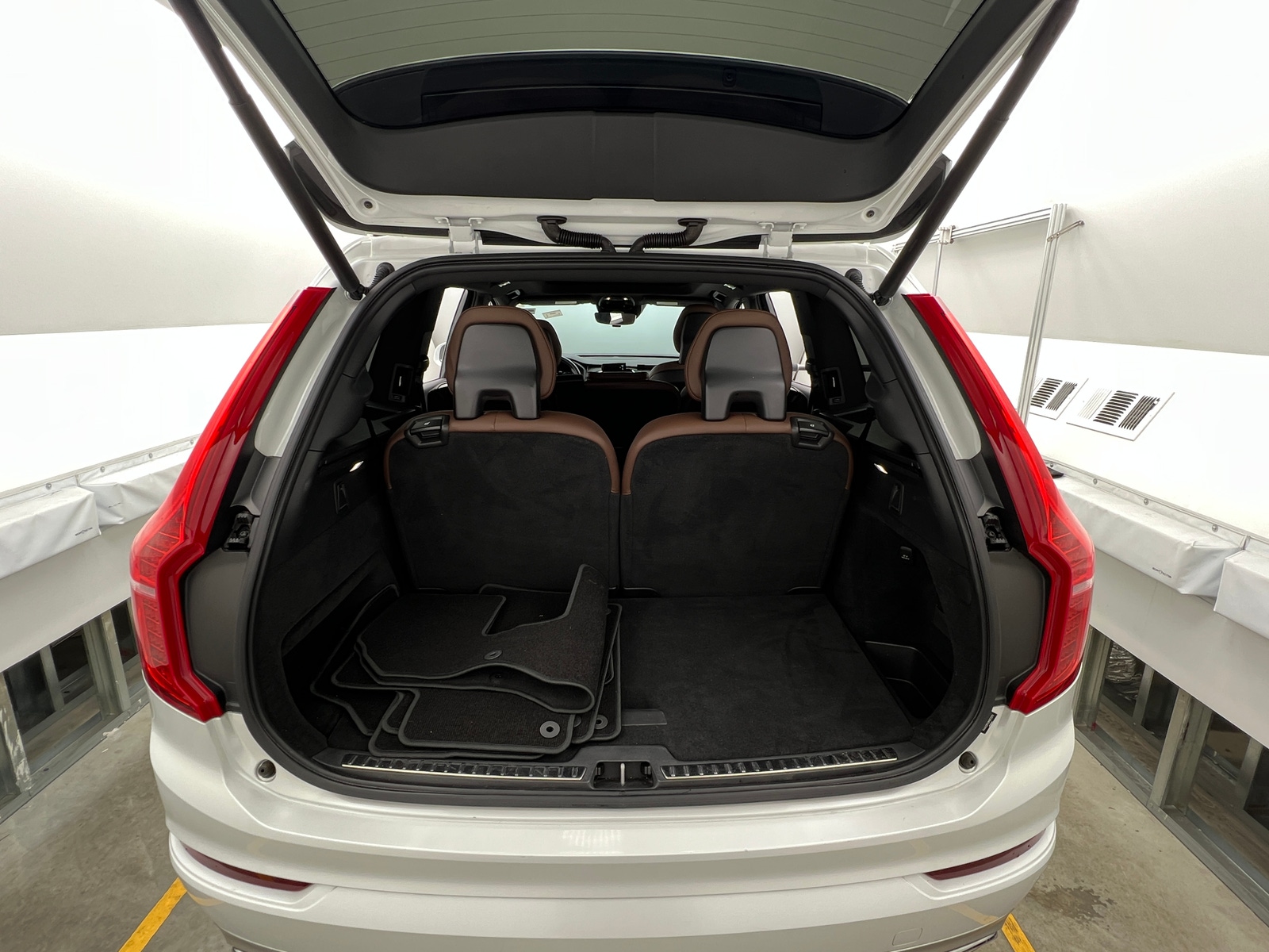 Thumbnail: 2021 Volvo XC90 - 6