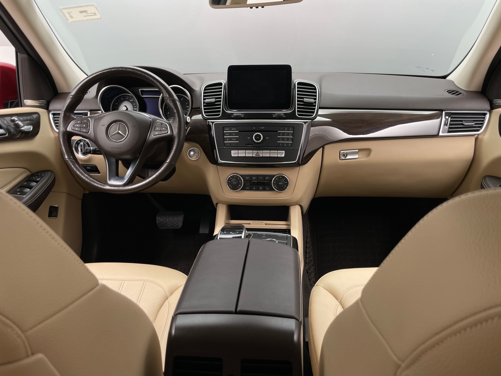 Thumbnail: 2017 Mercedes-Benz GLE - 2