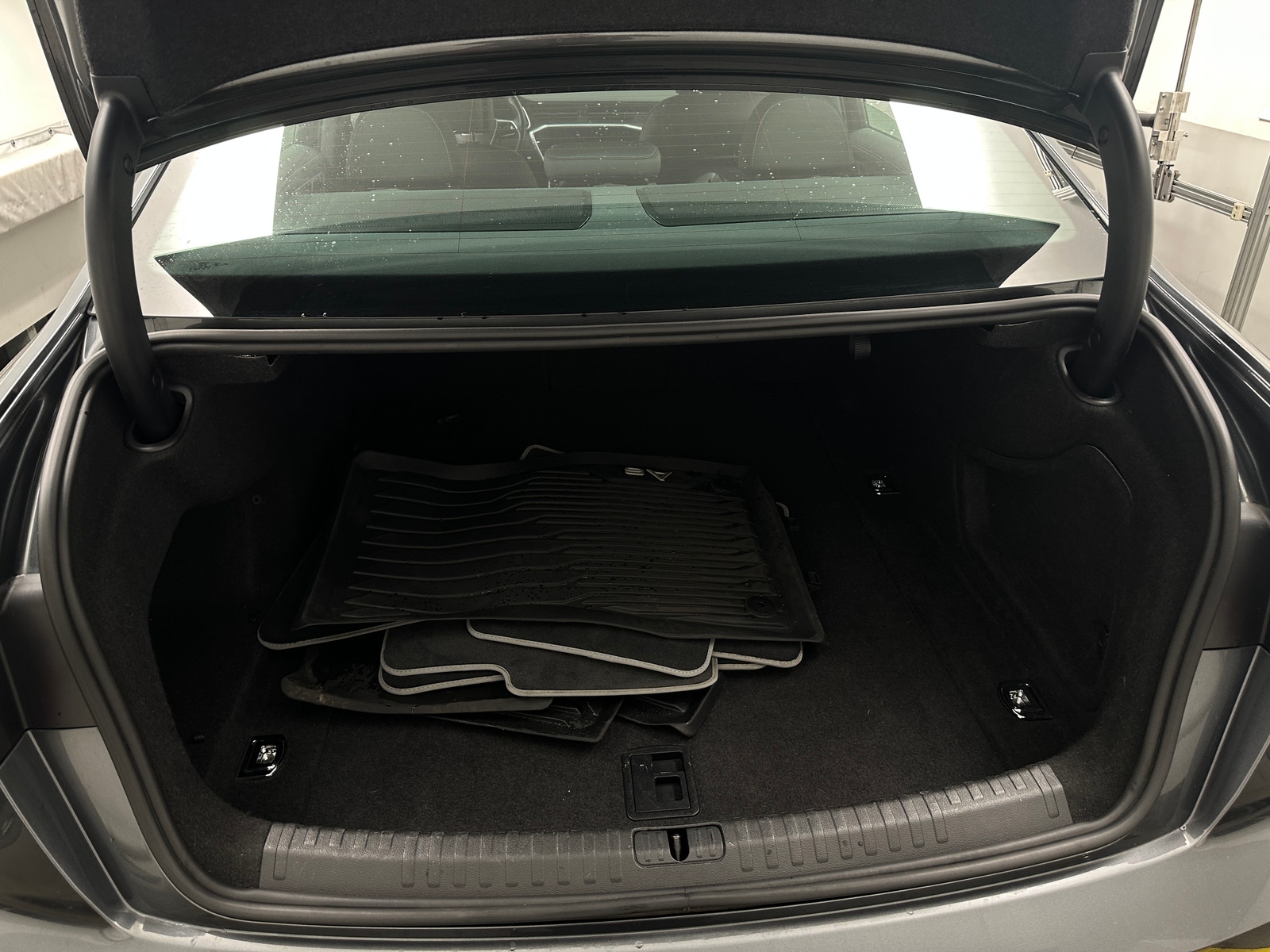 Thumbnail: 2021 Audi A6 - 6