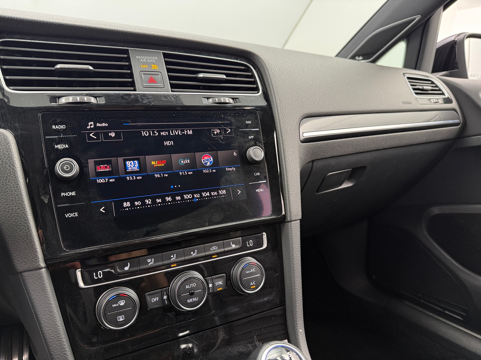 Thumbnail: 2018 Volkswagen Golf - 3