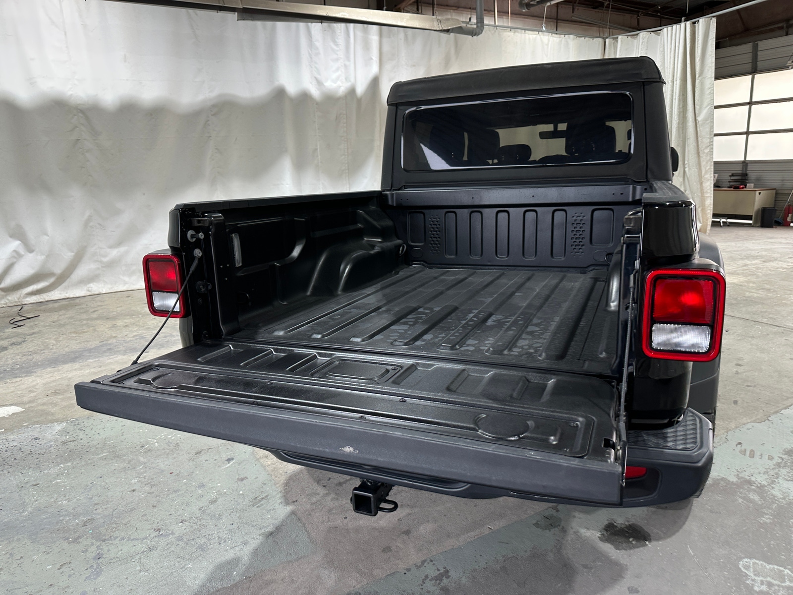 Thumbnail: 2022 Jeep Gladiator - 6