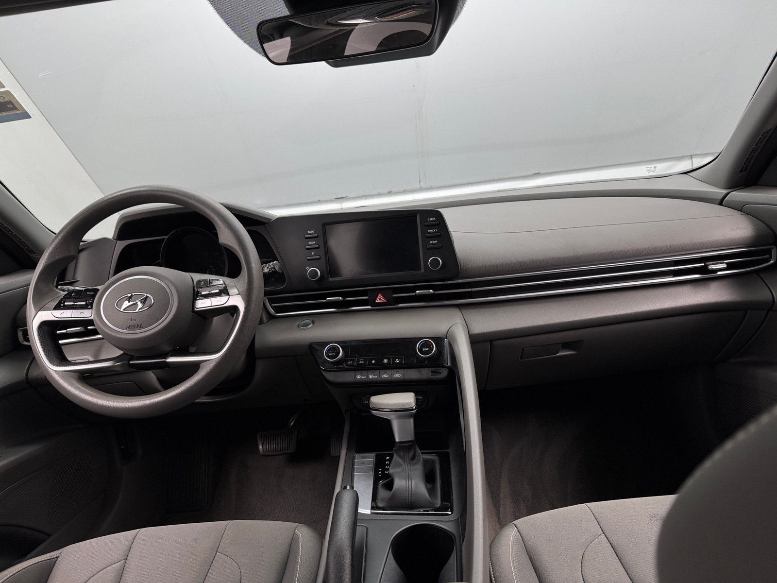 Thumbnail: 2023 Hyundai Elantra - 3