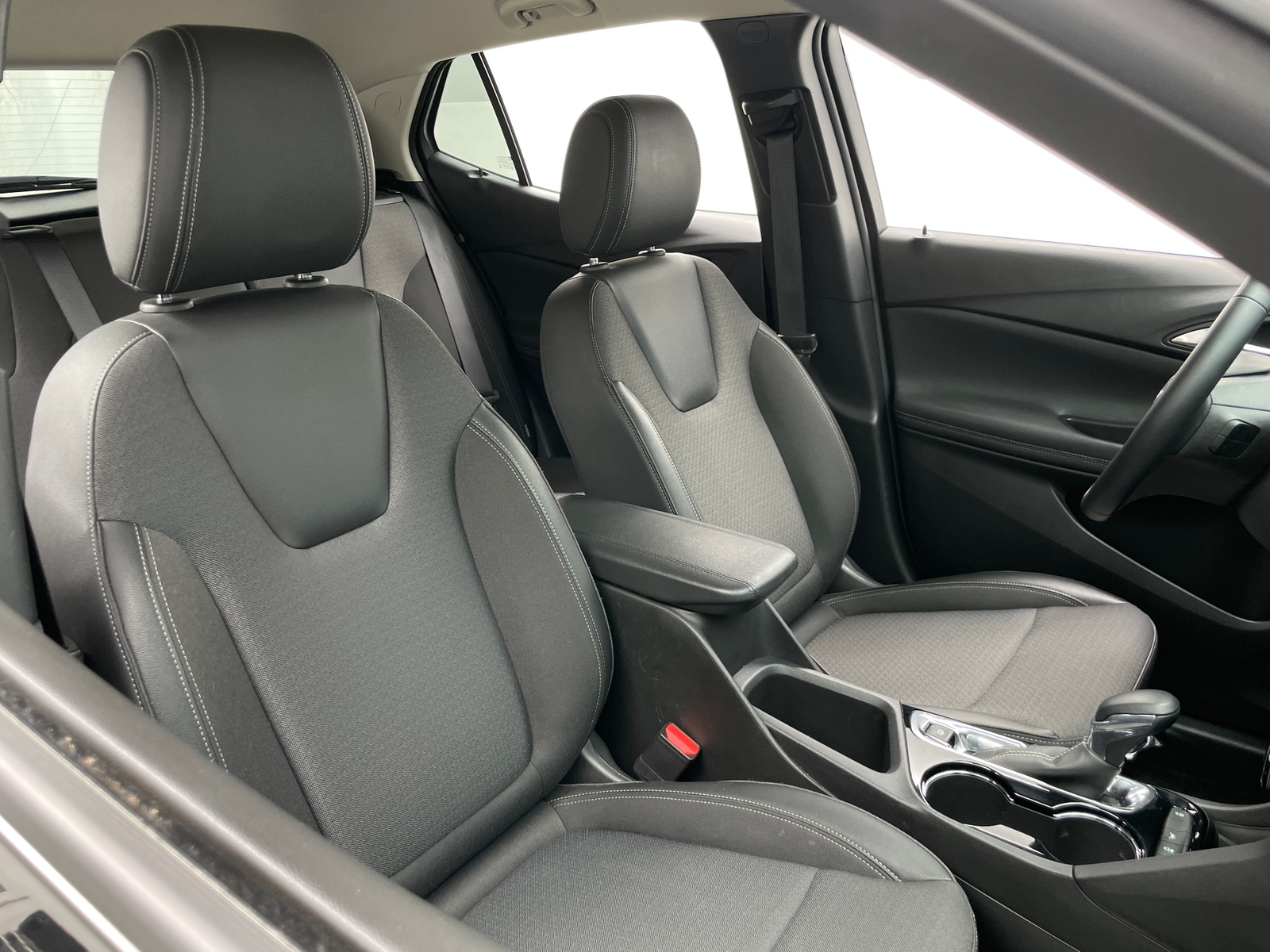 Thumbnail: 2025 Buick Encore GX - 2