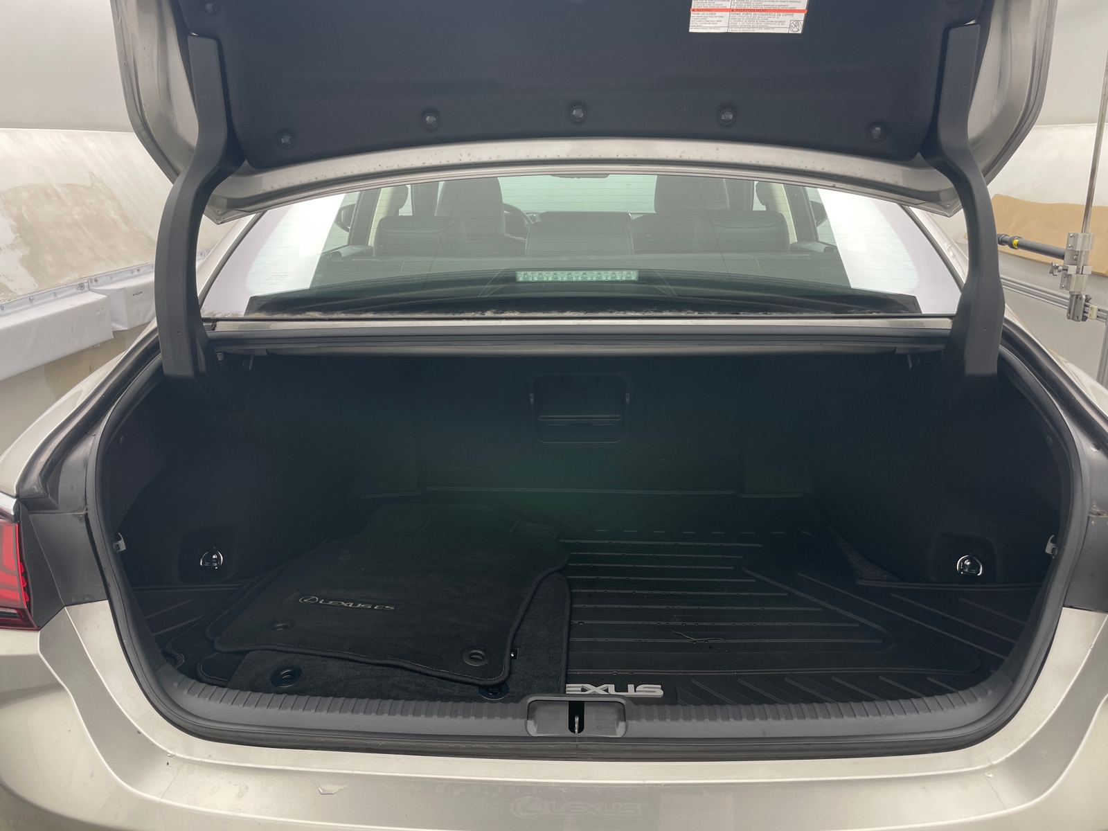 Thumbnail: 2020 Lexus ES - 6