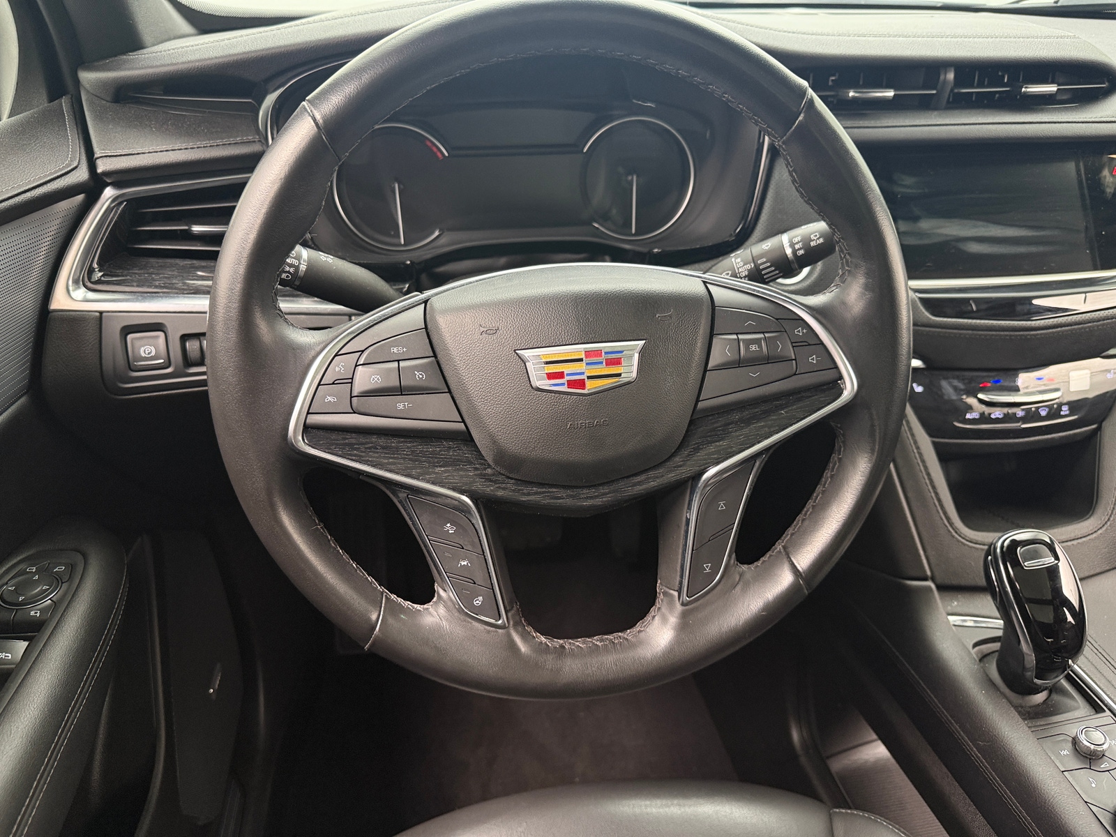 Thumbnail: 2023 Cadillac XT5 - 4