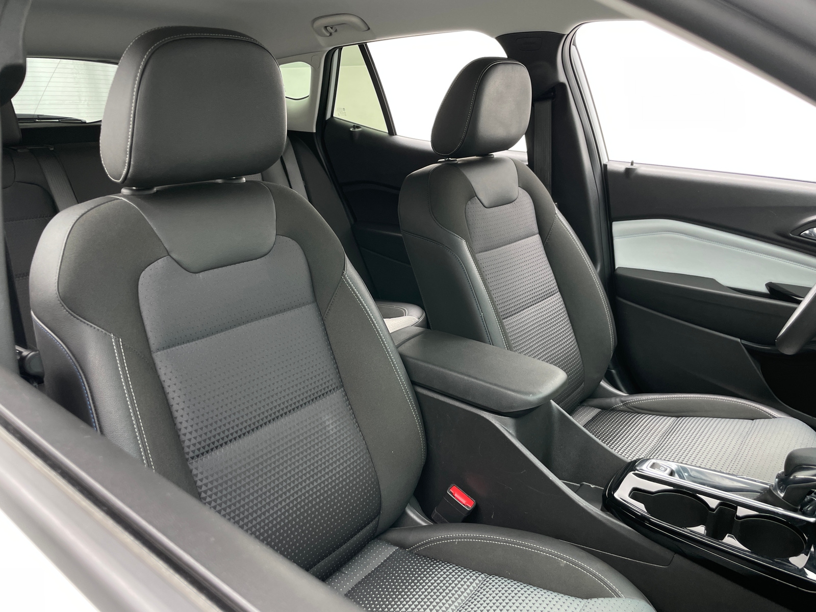 Thumbnail: 2025 Chevrolet Trax - 2