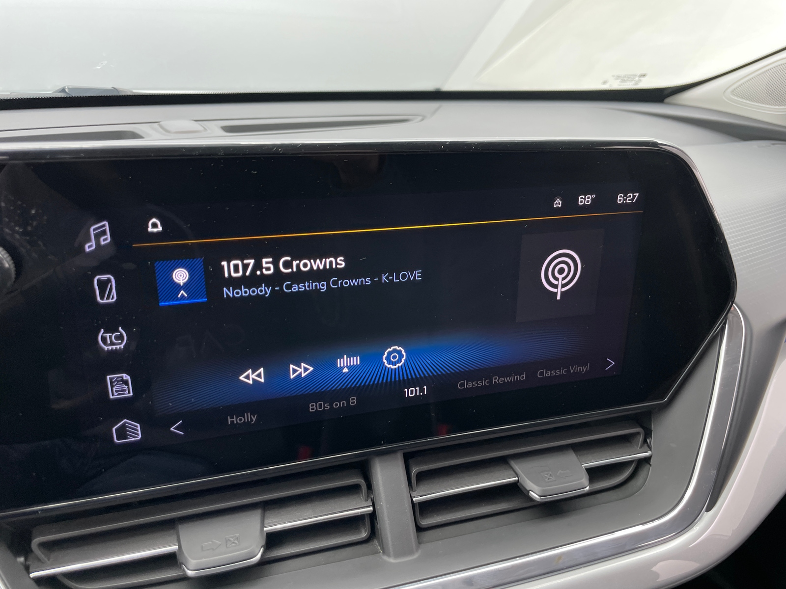 Thumbnail: 2025 Chevrolet Trax - 4