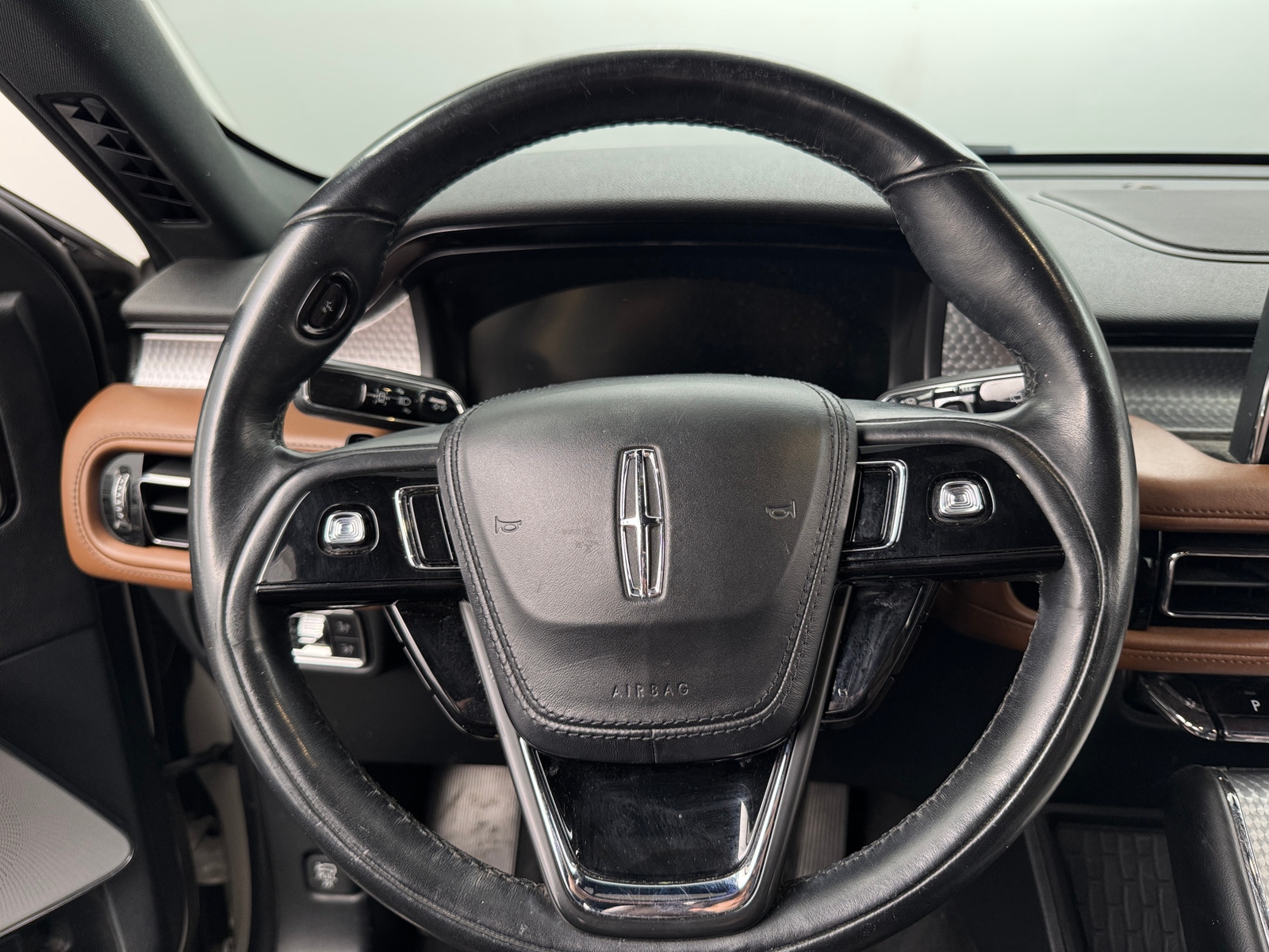 Thumbnail: 2020 Lincoln Aviator - 4