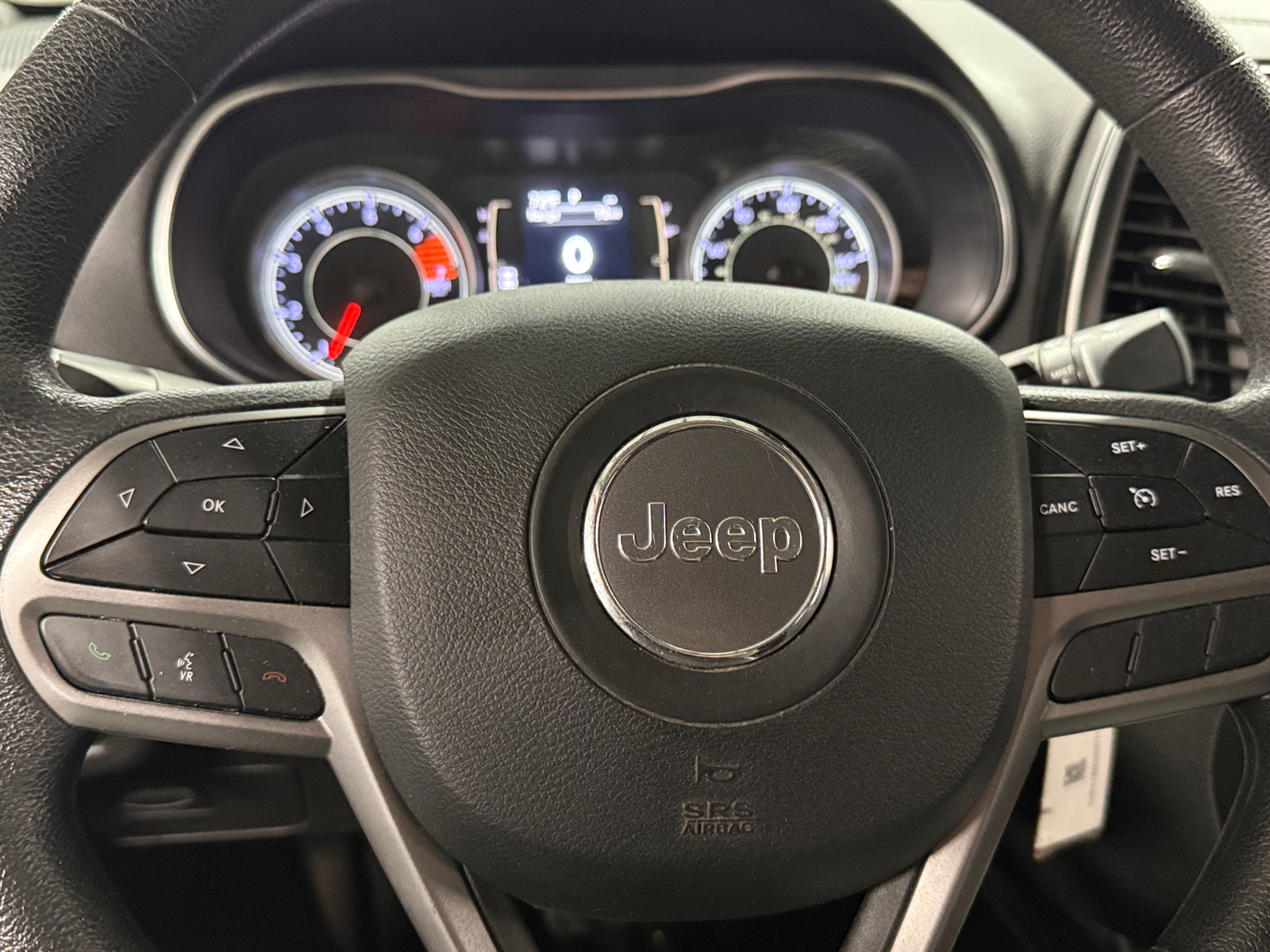 Thumbnail: 2019 Jeep Cherokee - 5