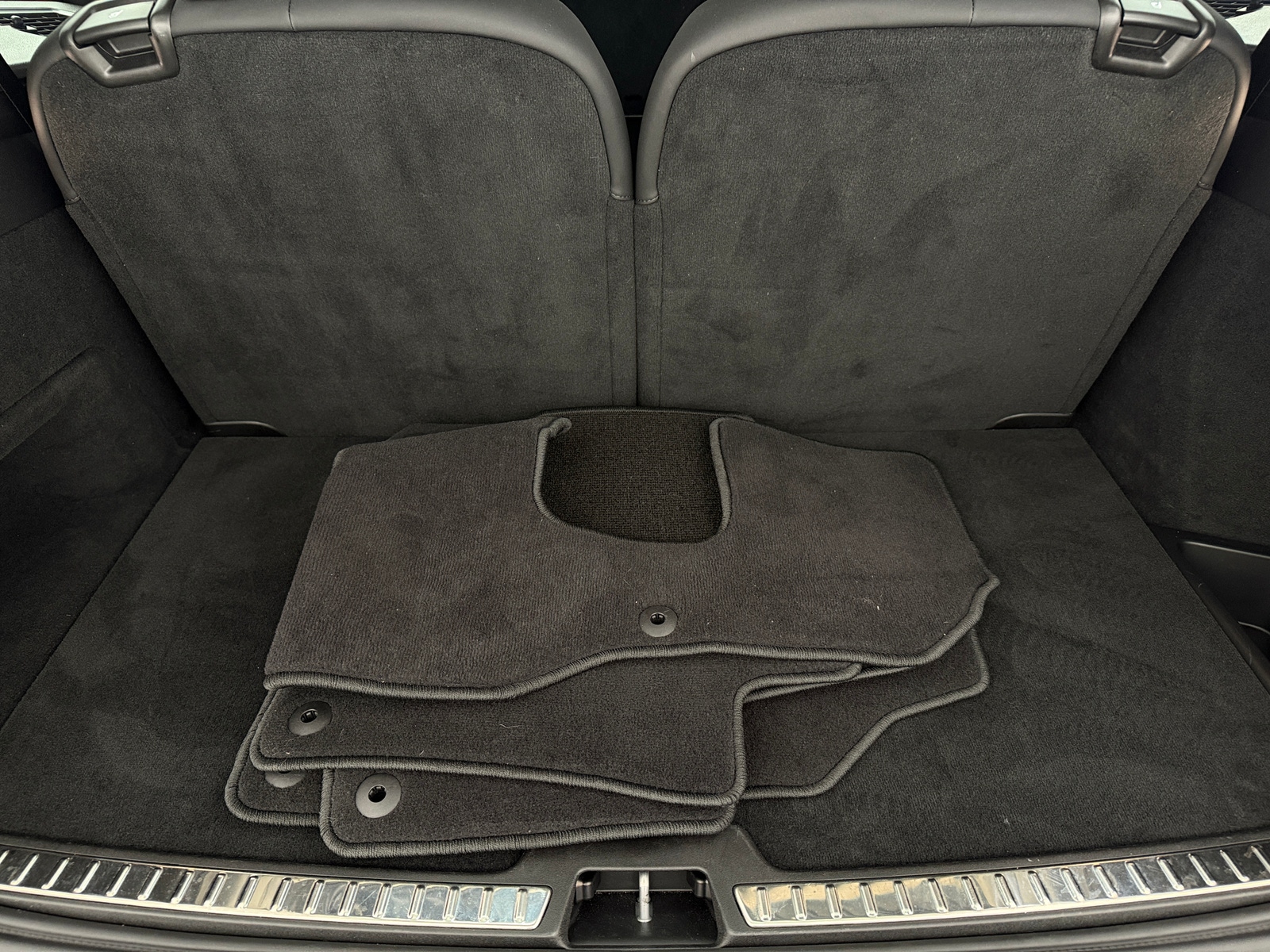 Thumbnail: 2025 Volvo XC90 - 6