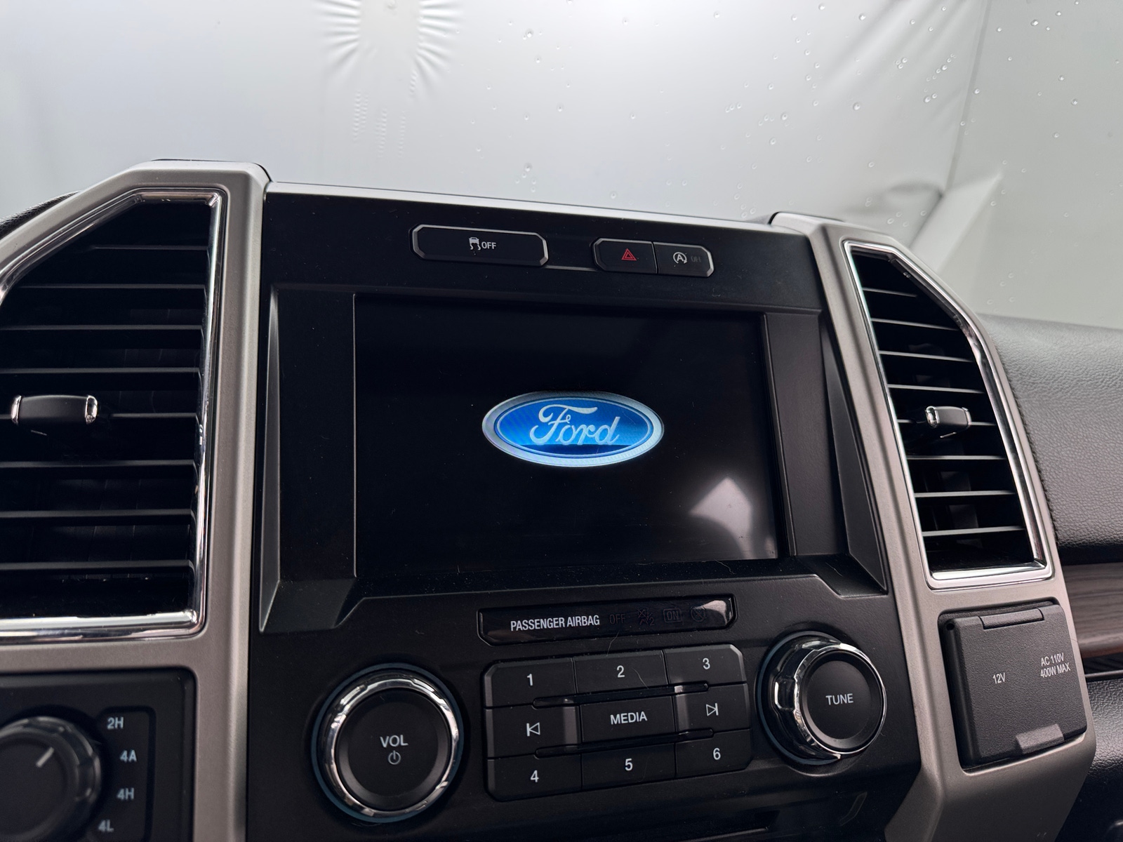 Thumbnail: 2017 Ford Econoline - 3