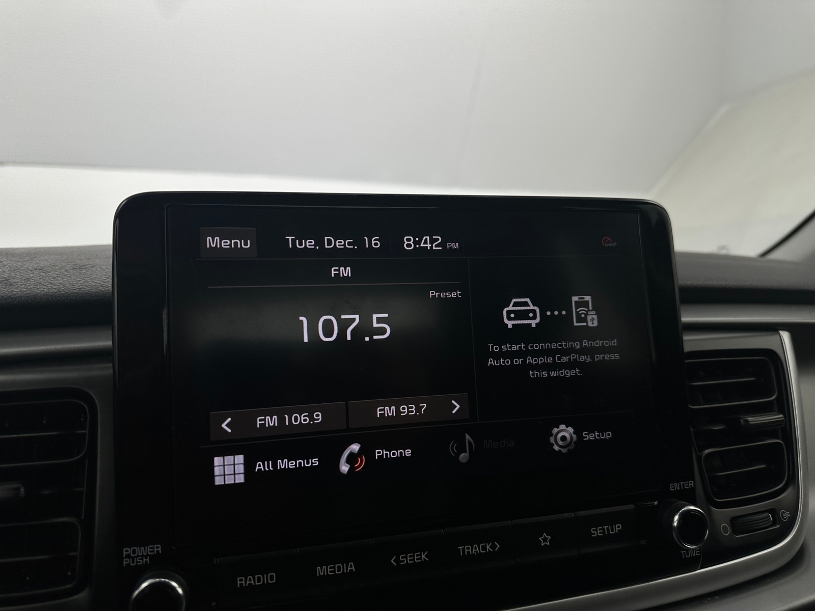 Thumbnail: 2021 Kia Rio - 4