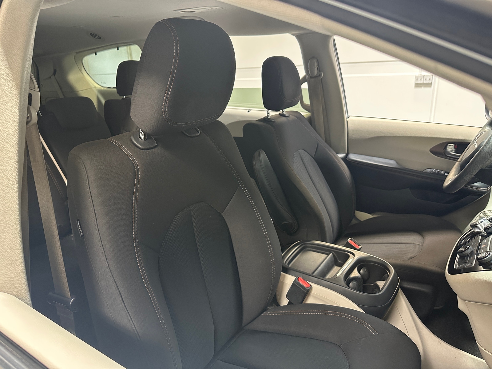 Thumbnail: 2017 Chrysler Pacifica - 2