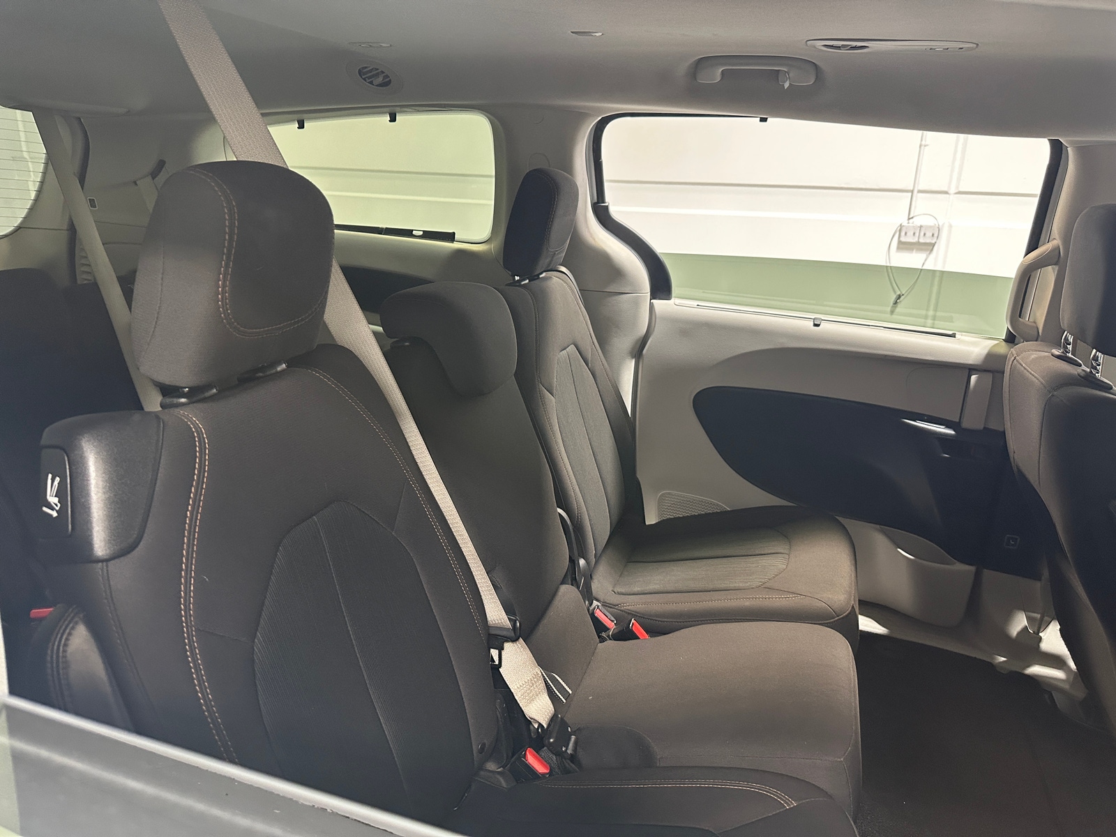 Thumbnail: 2017 Chrysler Pacifica - 6