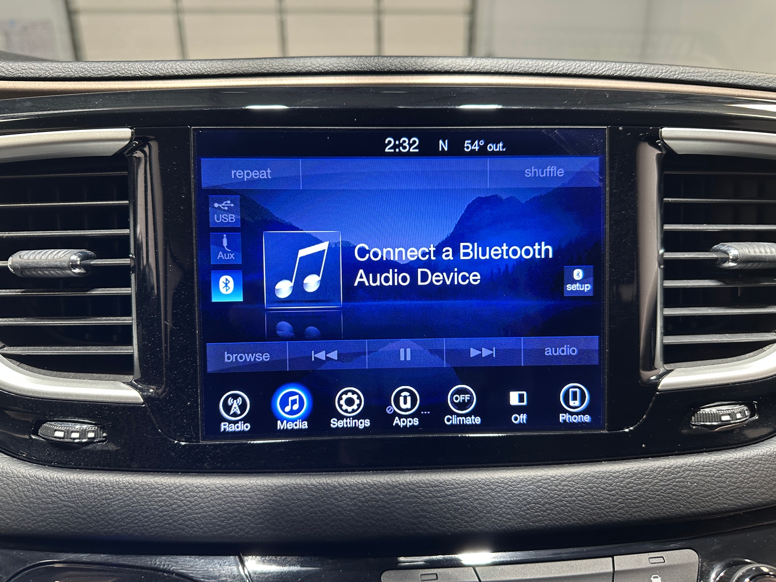 Thumbnail: 2017 Chrysler Pacifica - 4