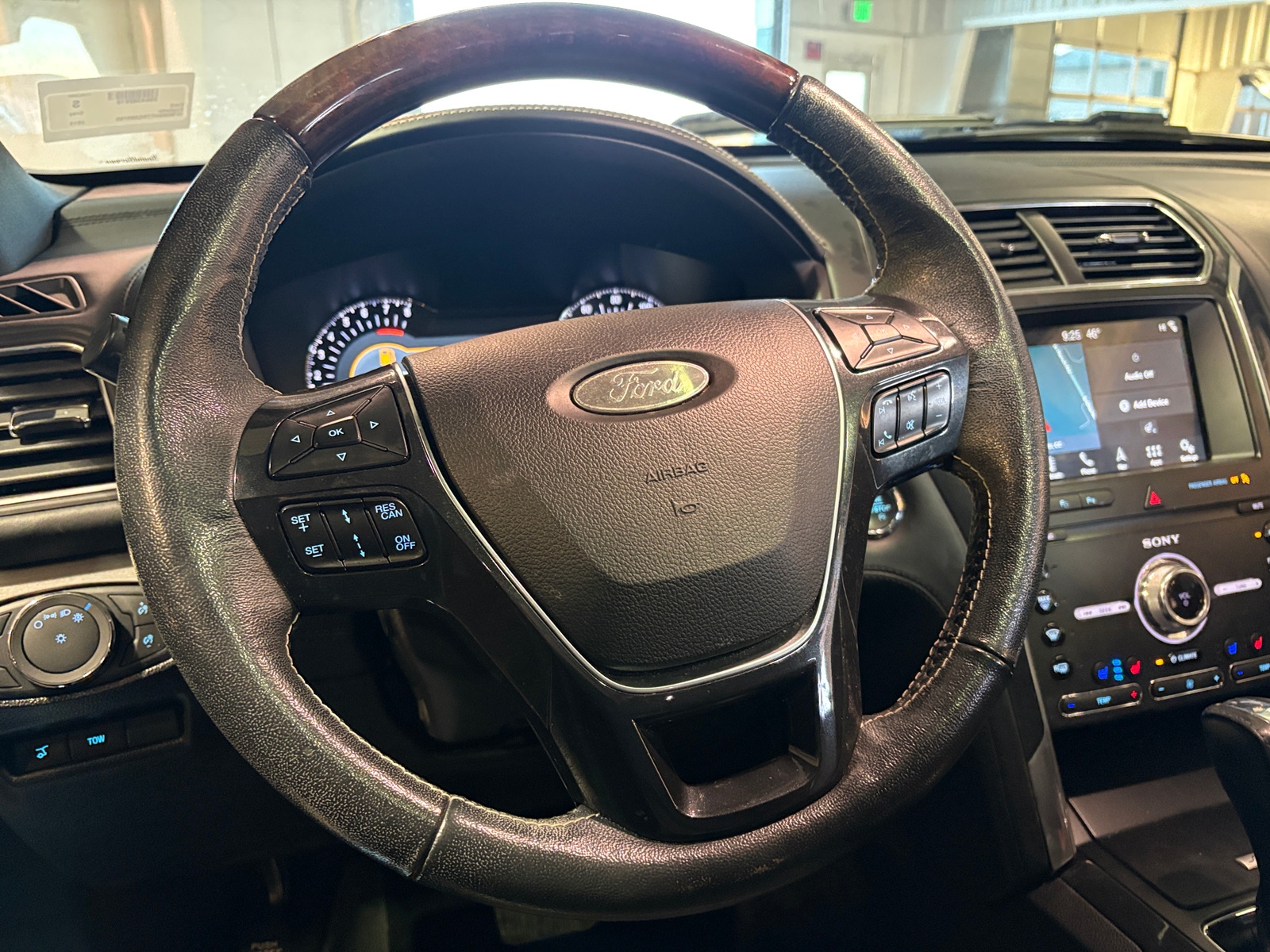 Thumbnail: 2019 Ford Explorer - 4