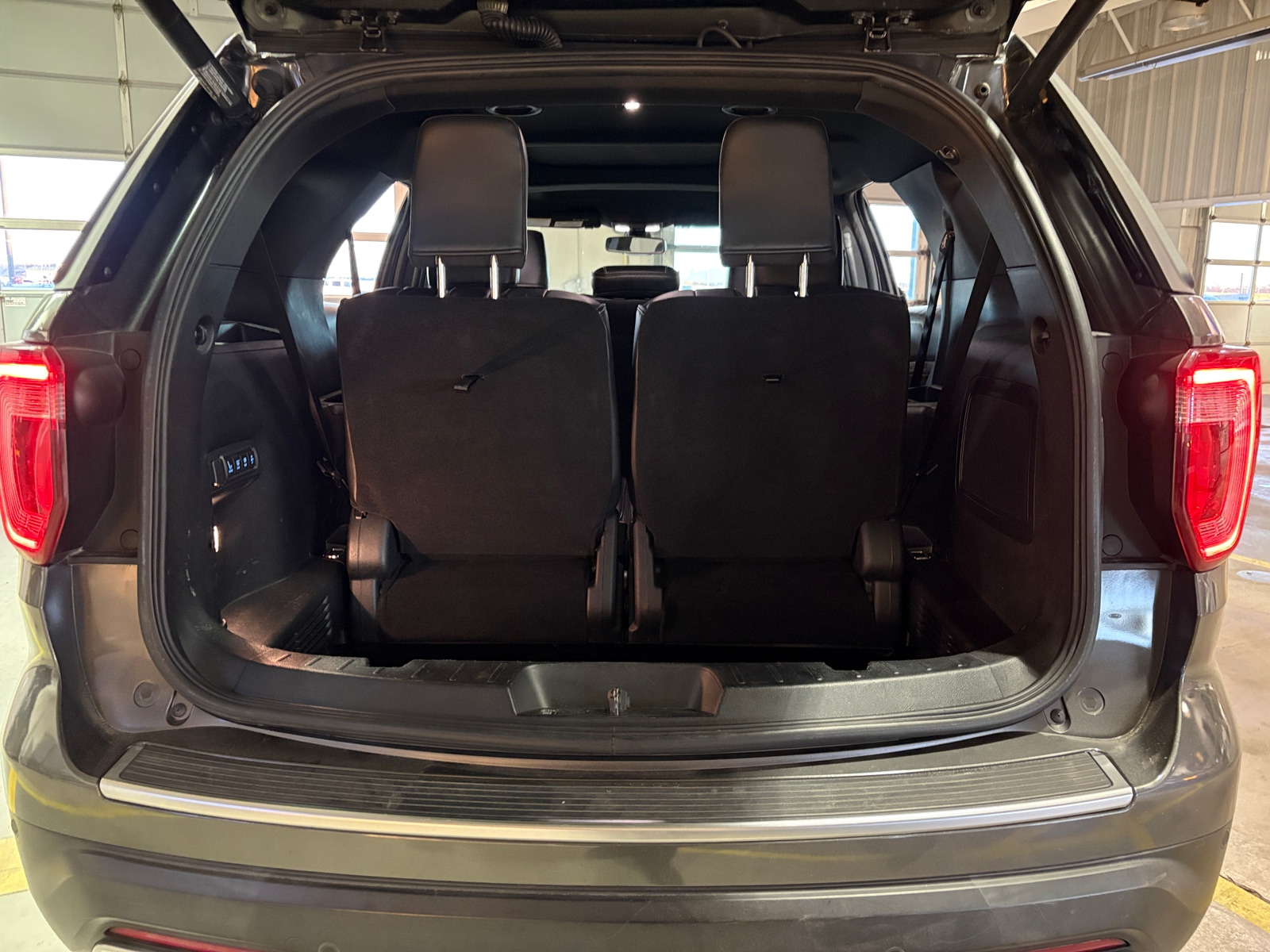 Thumbnail: 2019 Ford Explorer - 6