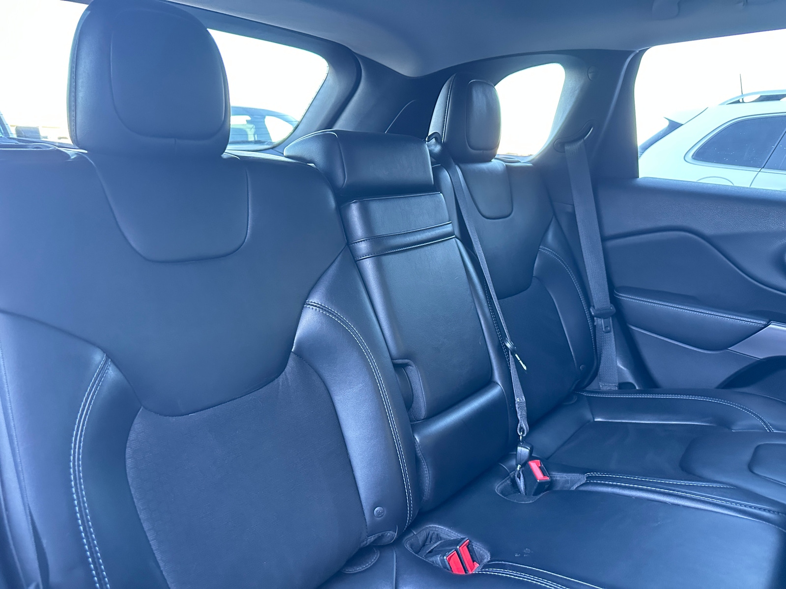 Thumbnail: 2019 Jeep Cherokee - 6