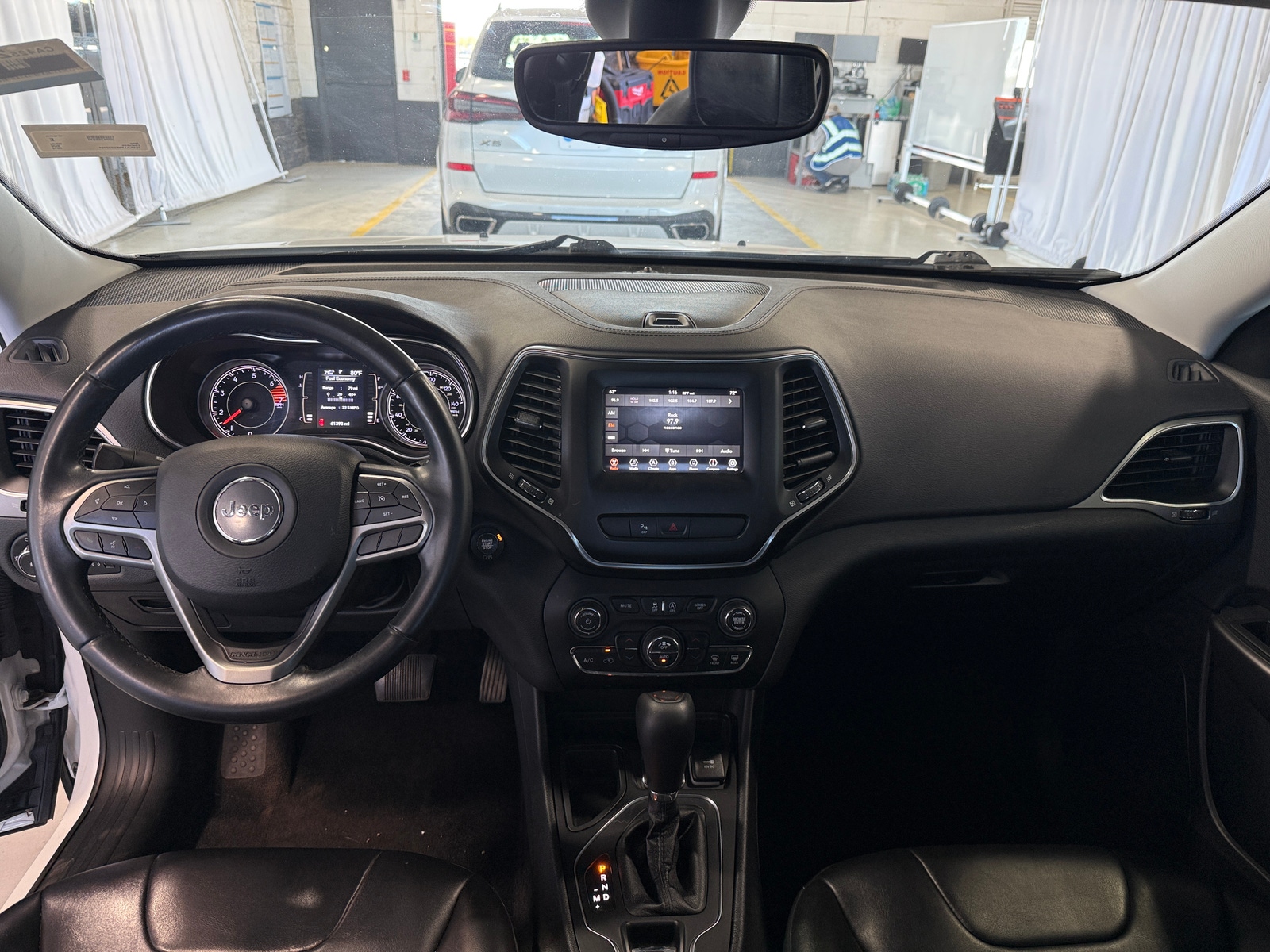 Thumbnail: 2019 Jeep Cherokee - 3