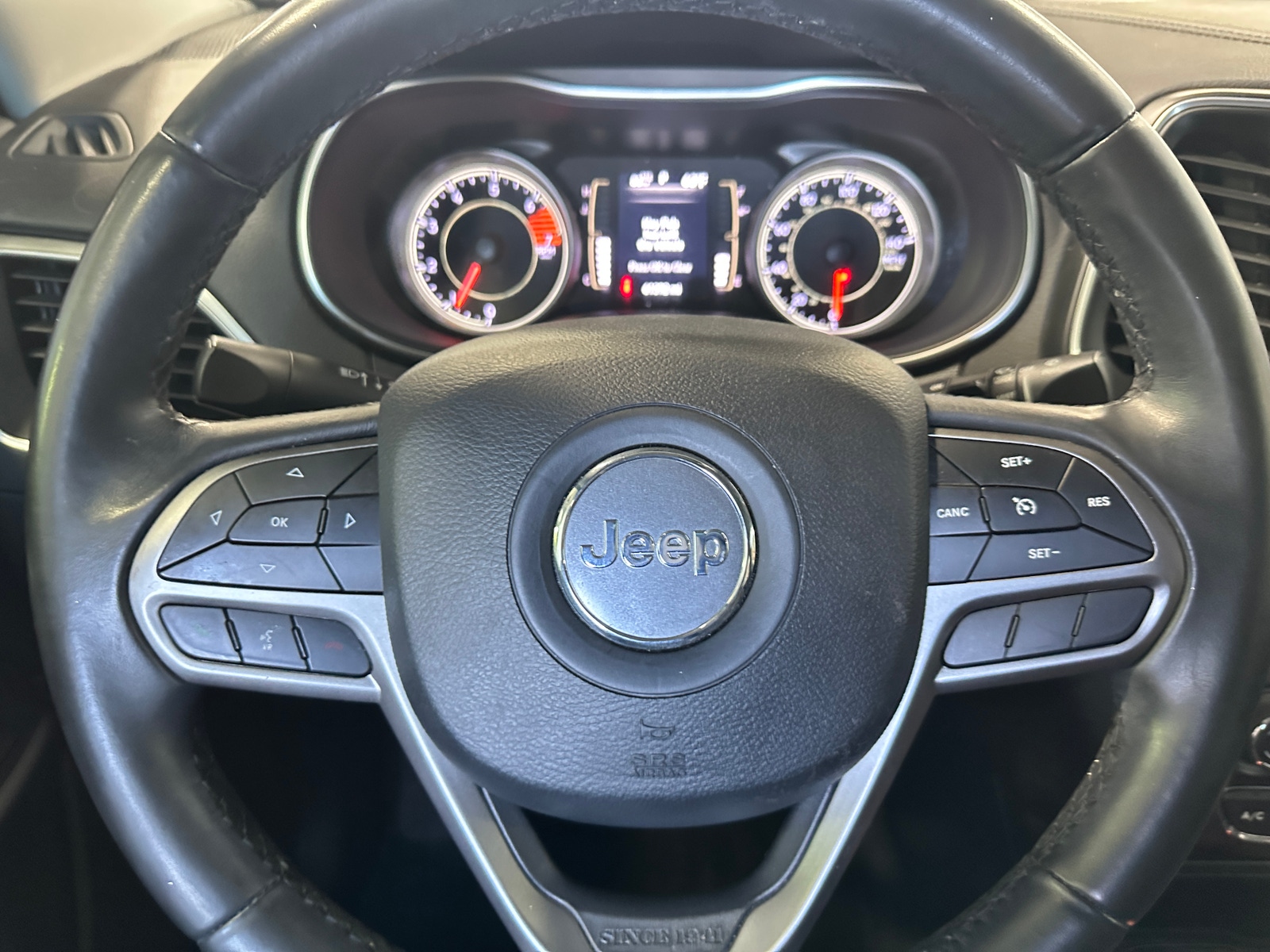 Thumbnail: 2019 Jeep Cherokee - 5