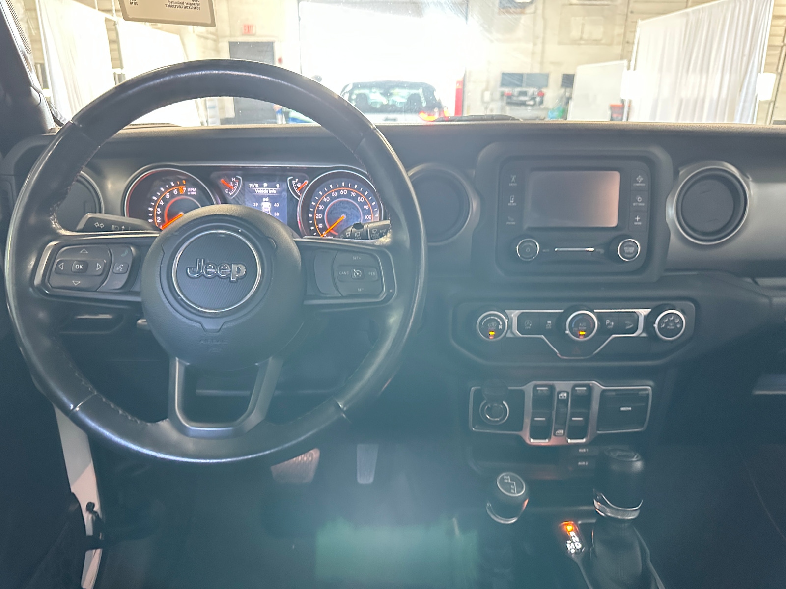 Thumbnail: 2018 Jeep Wrangler - 3