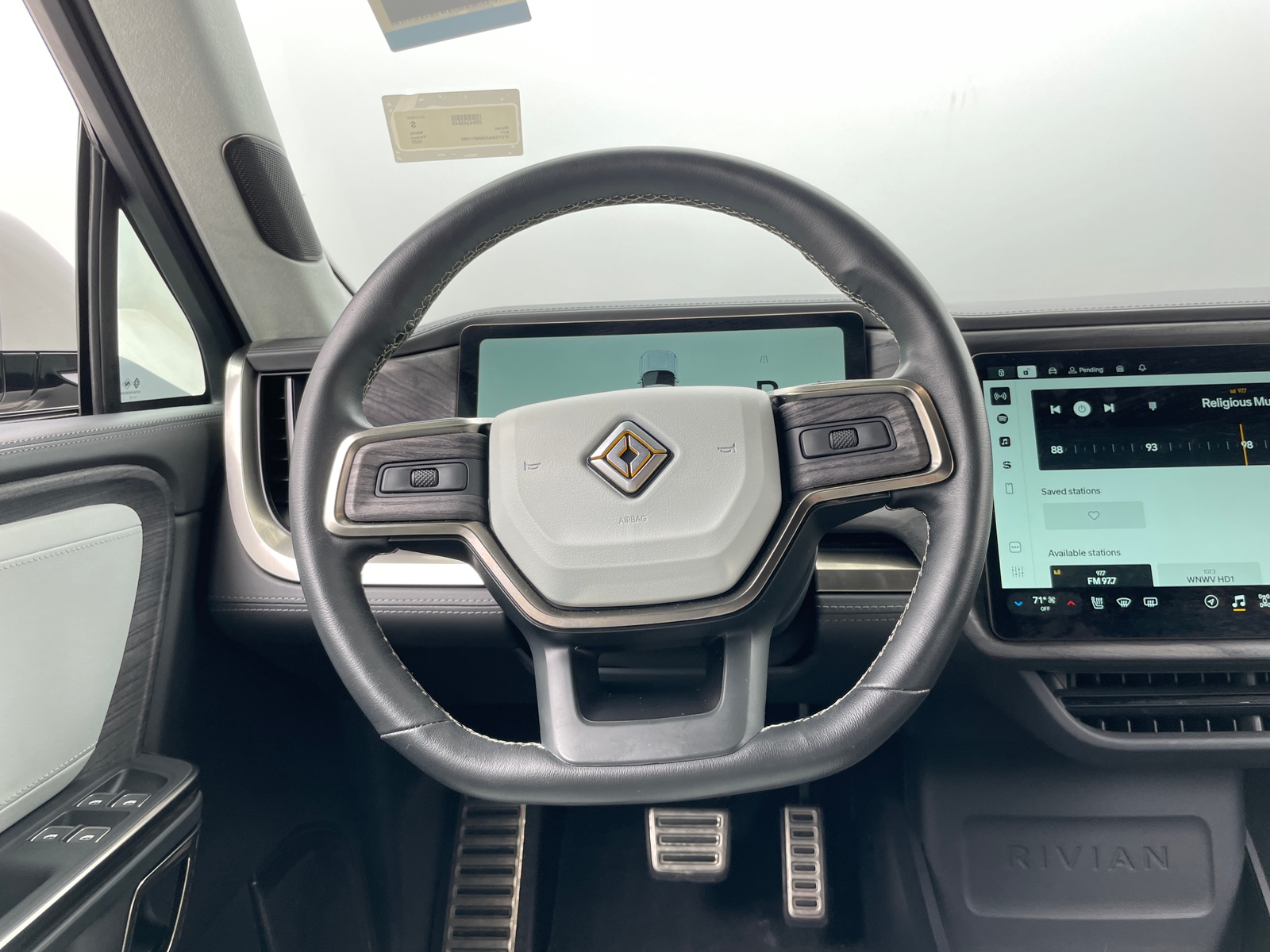 Thumbnail: 2022 Rivian R1T - 4