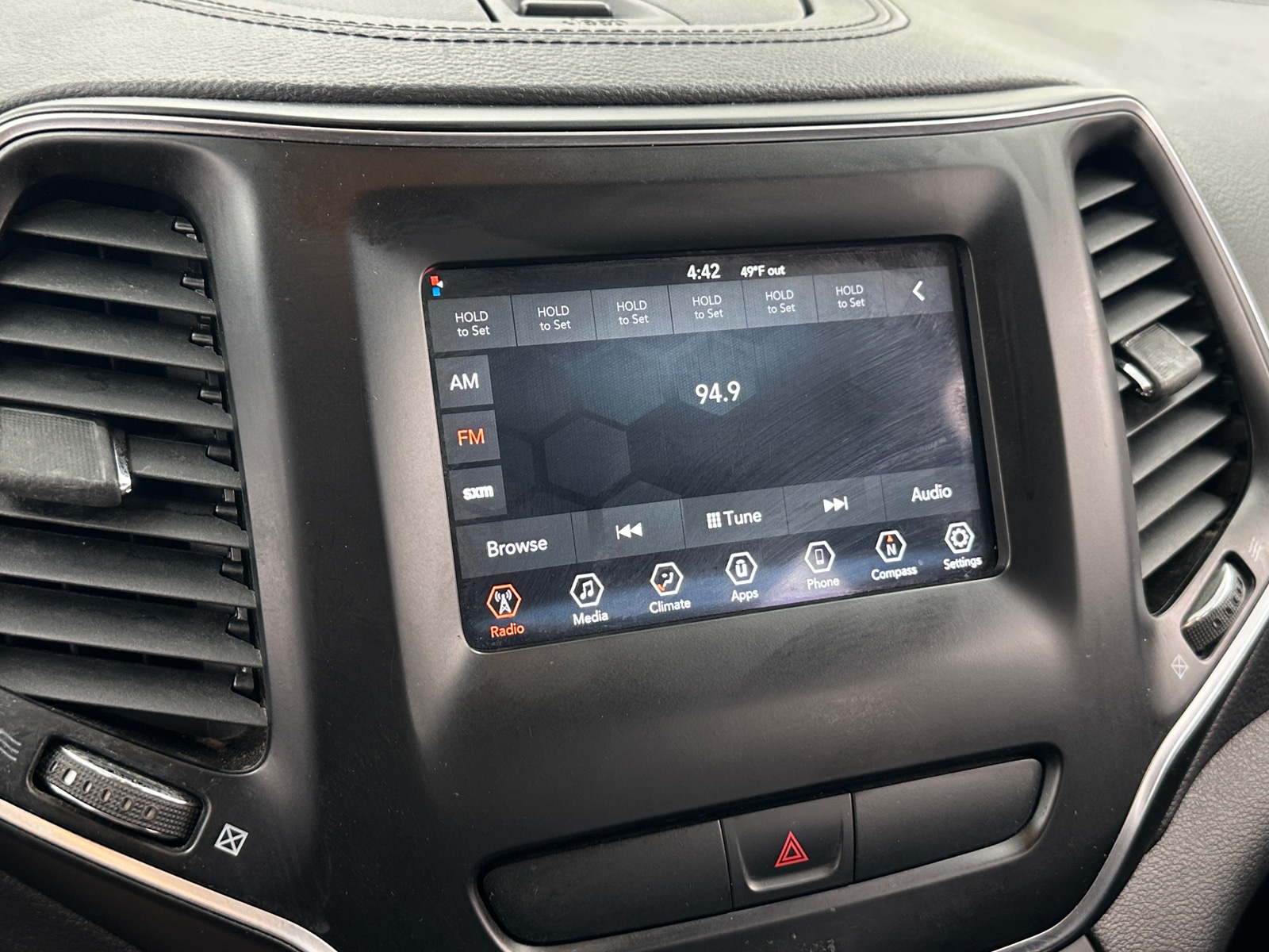 Thumbnail: 2019 Jeep Cherokee - 4