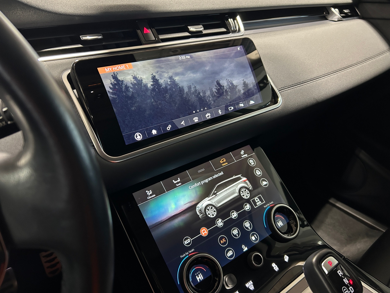 Thumbnail: 2020 Land Rover Range Rover Evoque - 3