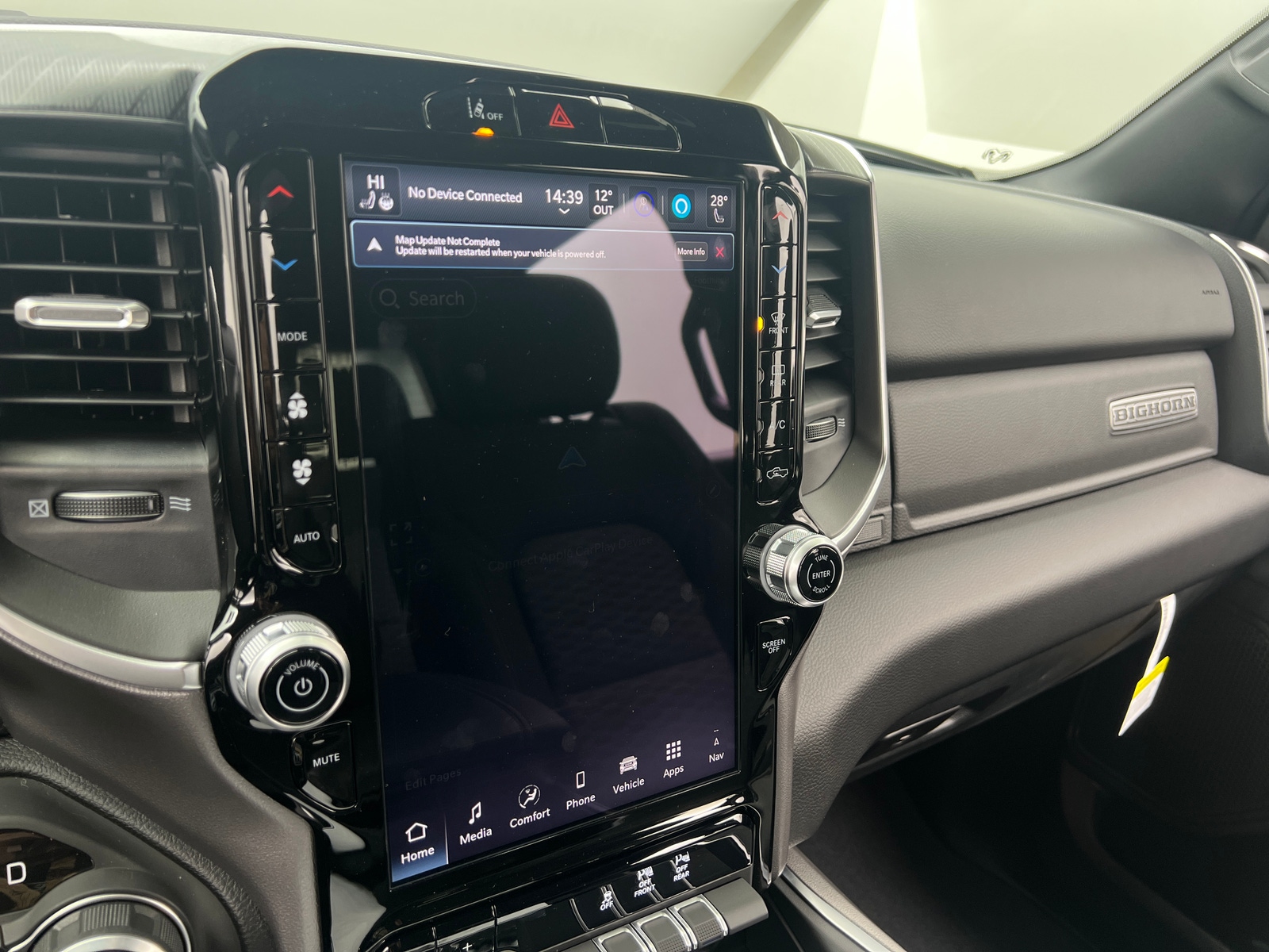 Thumbnail: 2026 RAM 1500 - 4