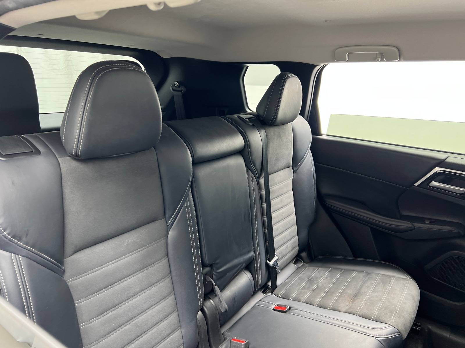 Thumbnail: 2024 Mitsubishi Outlander - 5