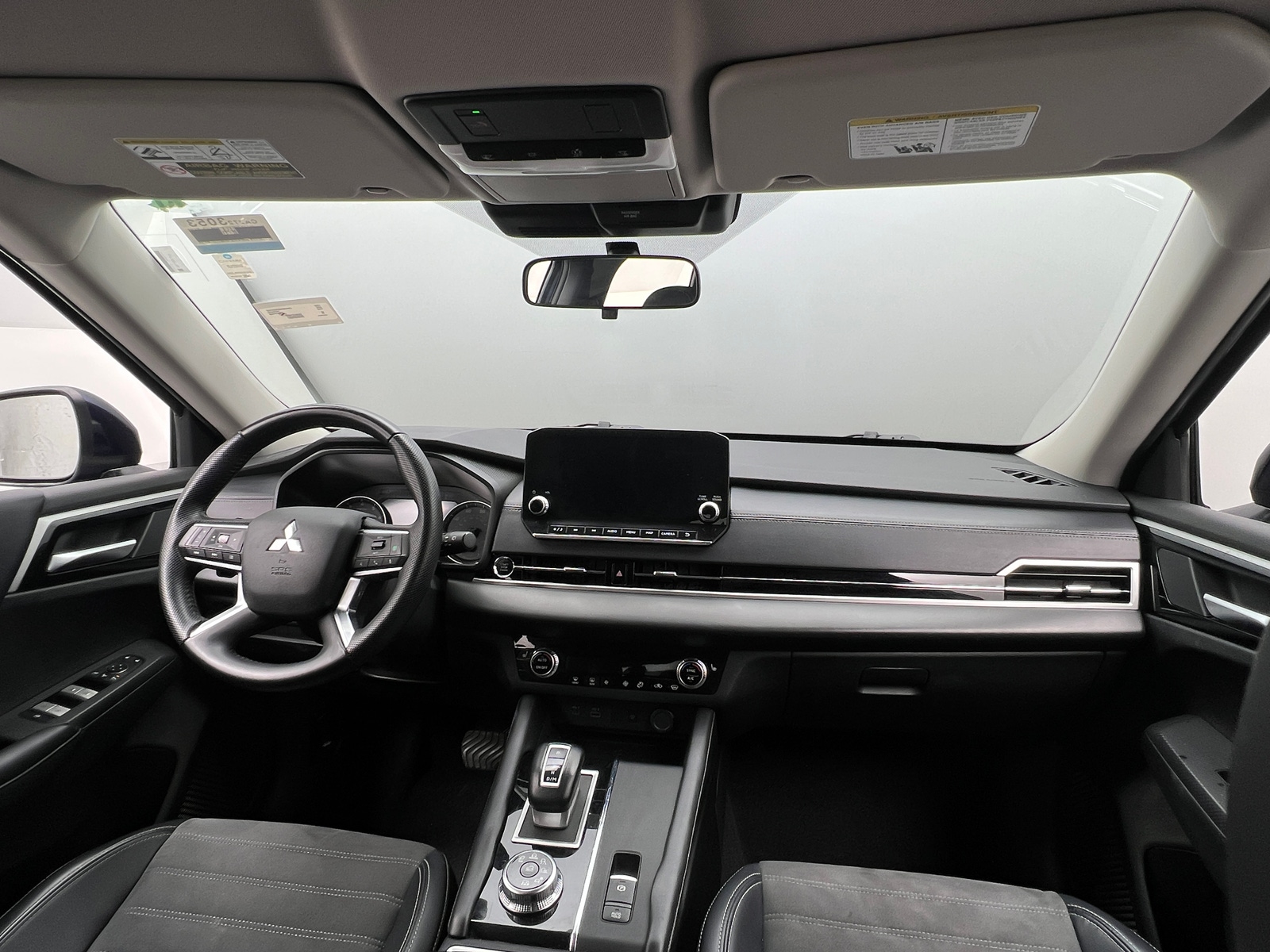 Thumbnail: 2024 Mitsubishi Outlander - 2