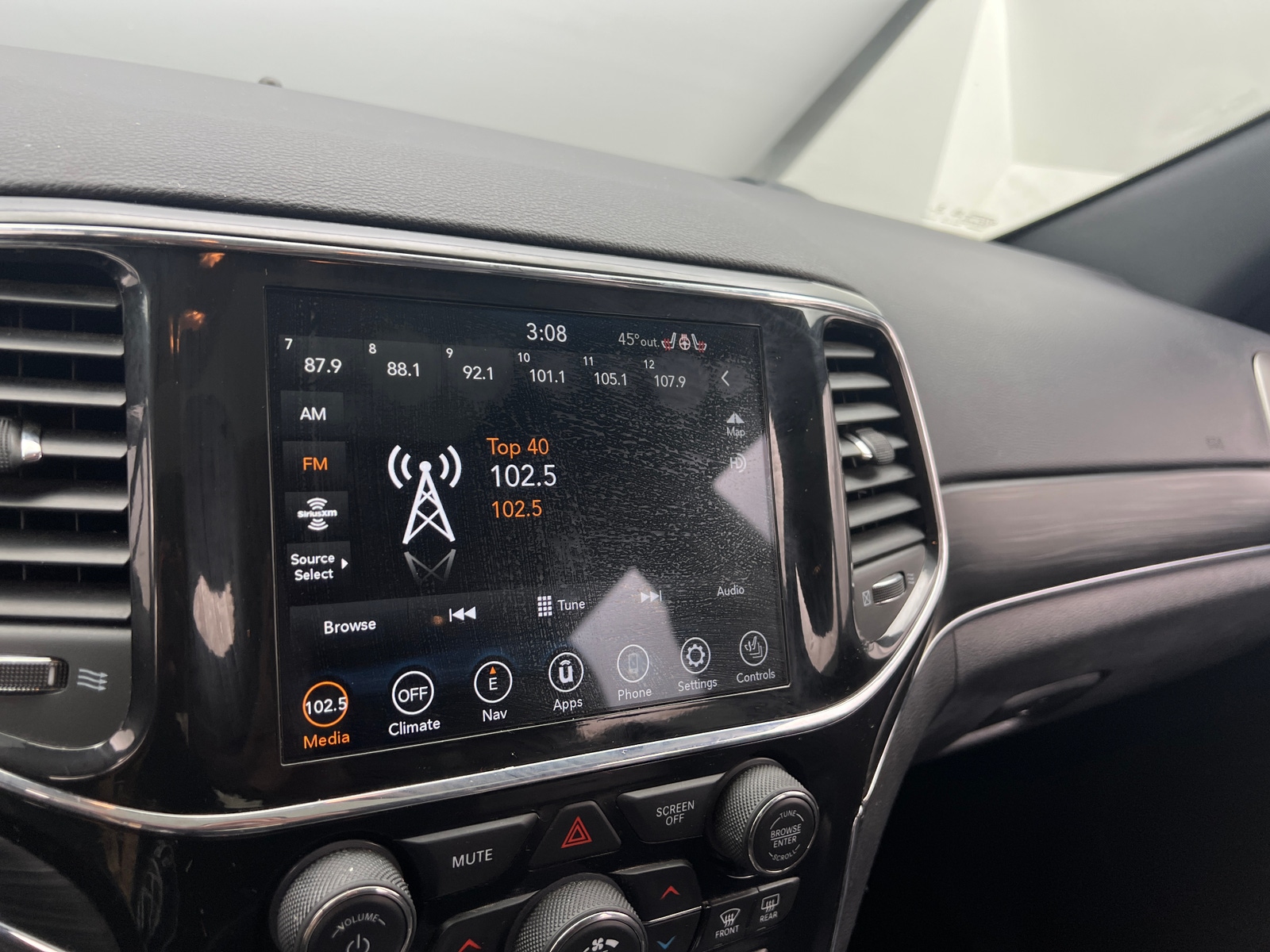 Thumbnail: 2021 Jeep Grand Cherokee - 3