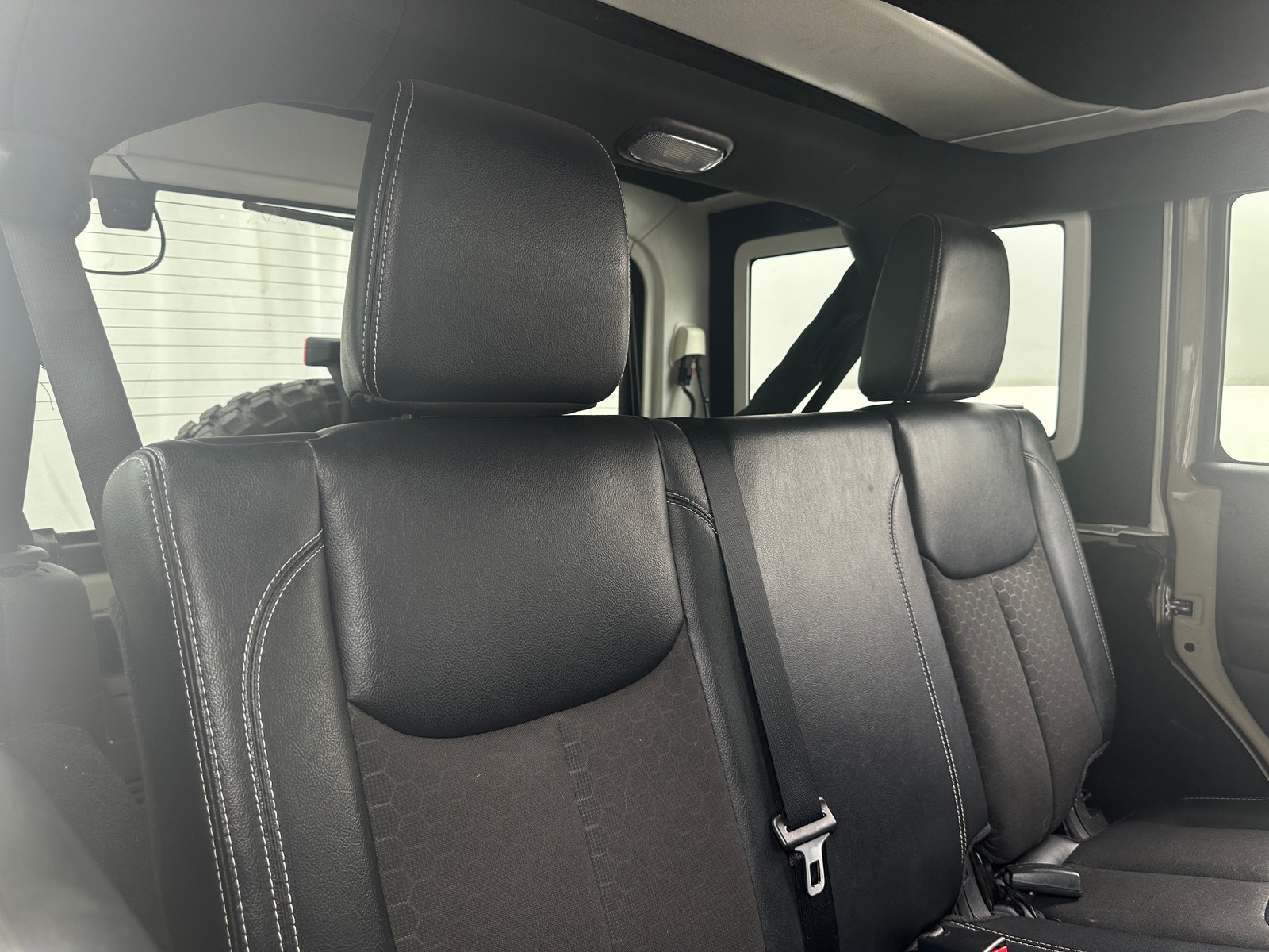 Thumbnail: 2017 Jeep Wrangler - 5