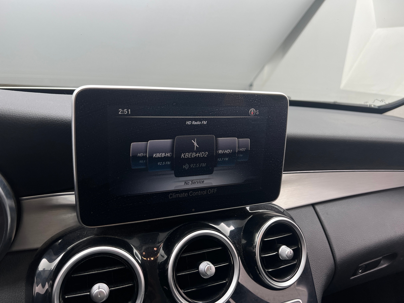 Thumbnail: 2015 Mercedes-Benz C-Class - 3