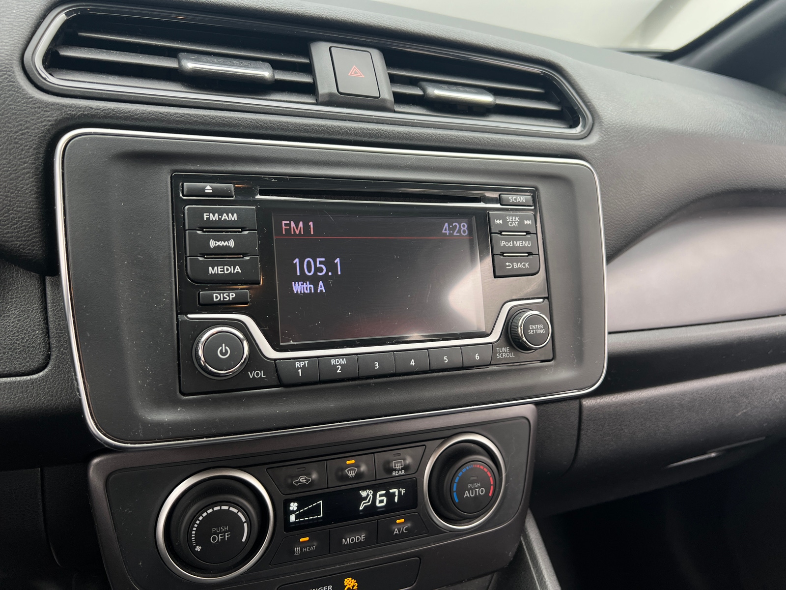 Thumbnail: 2018 Nissan Leaf - 4