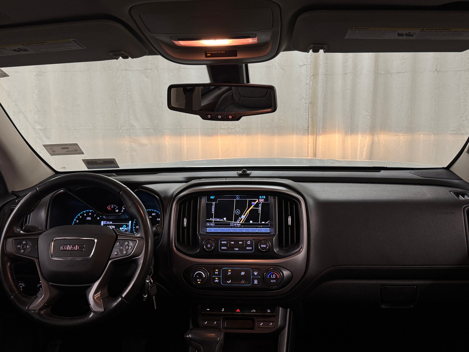 Thumbnail: 2018 GMC Canyon - 3