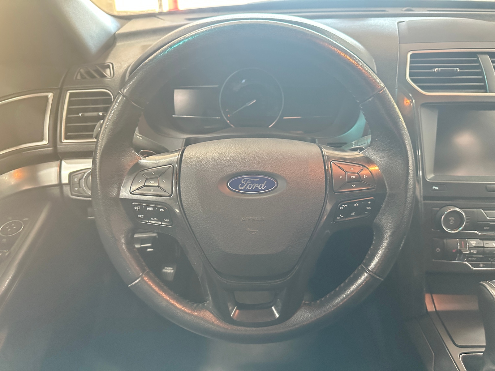 Thumbnail: 2016 Ford Explorer - 4