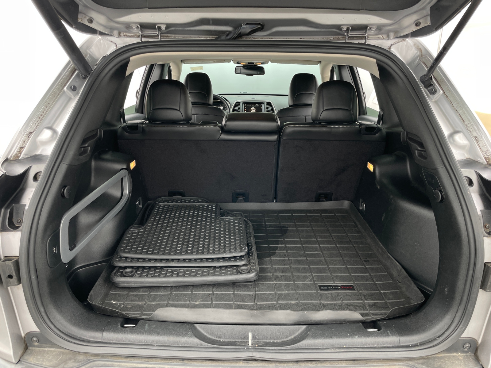 Thumbnail: 2017 Jeep Cherokee - 6