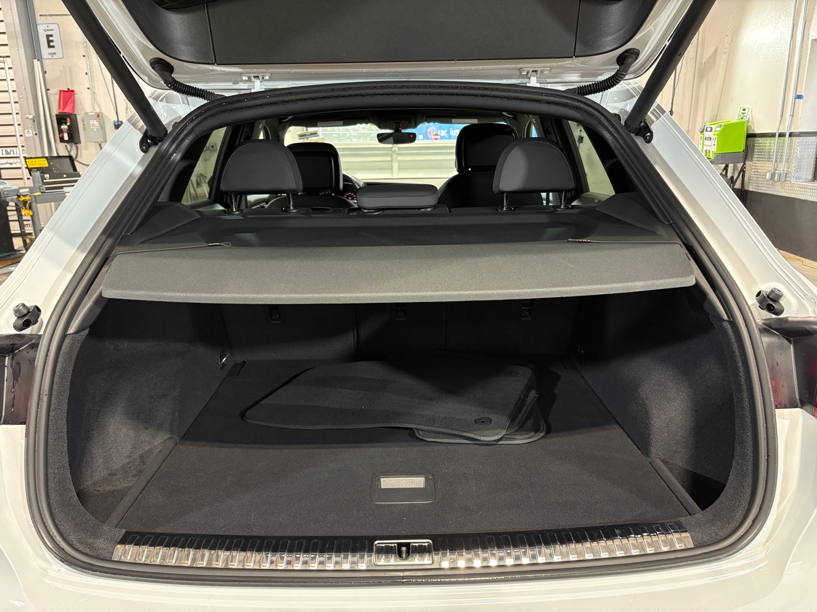 Thumbnail: 2021 Audi Q3 - 6