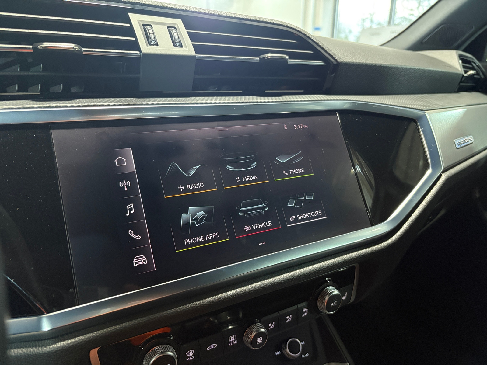 Thumbnail: 2021 Audi Q3 - 3