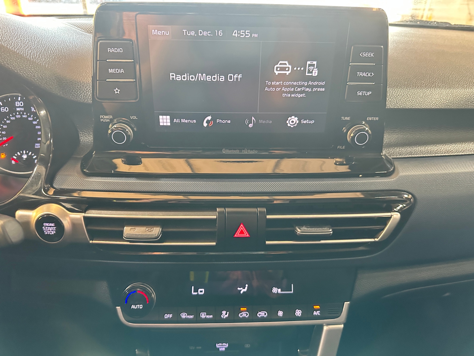 Thumbnail: 2023 Kia Seltos - 4