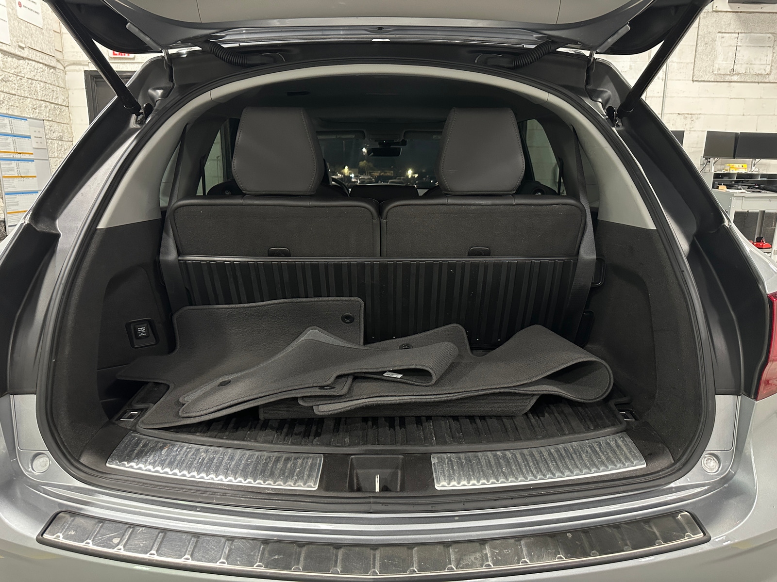 Thumbnail: 2017 Acura MDX - 6