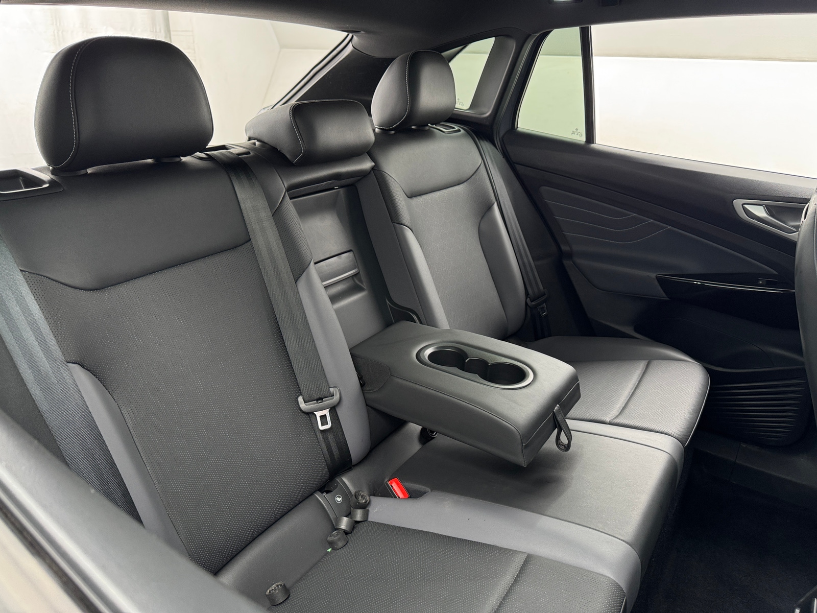 Thumbnail: 2023 Volkswagen ID.4 - 5