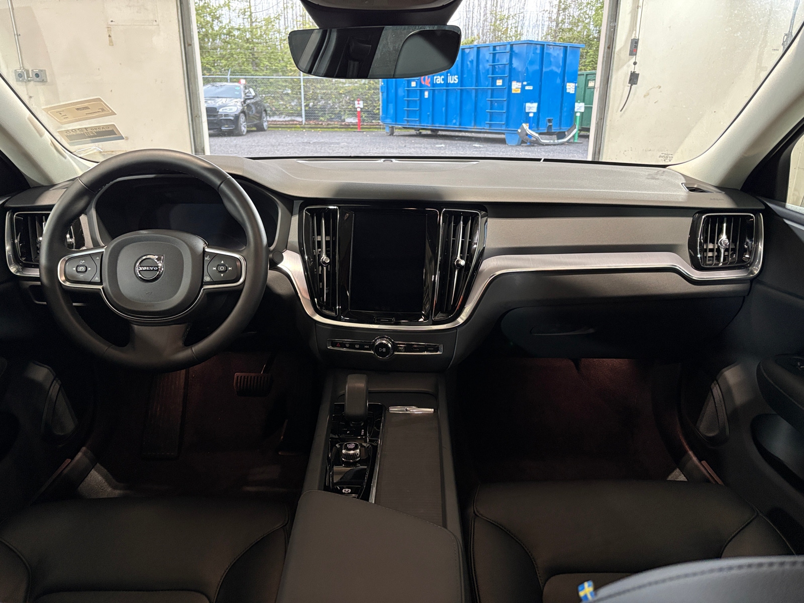 Thumbnail: 2025 Volvo S60 - 2