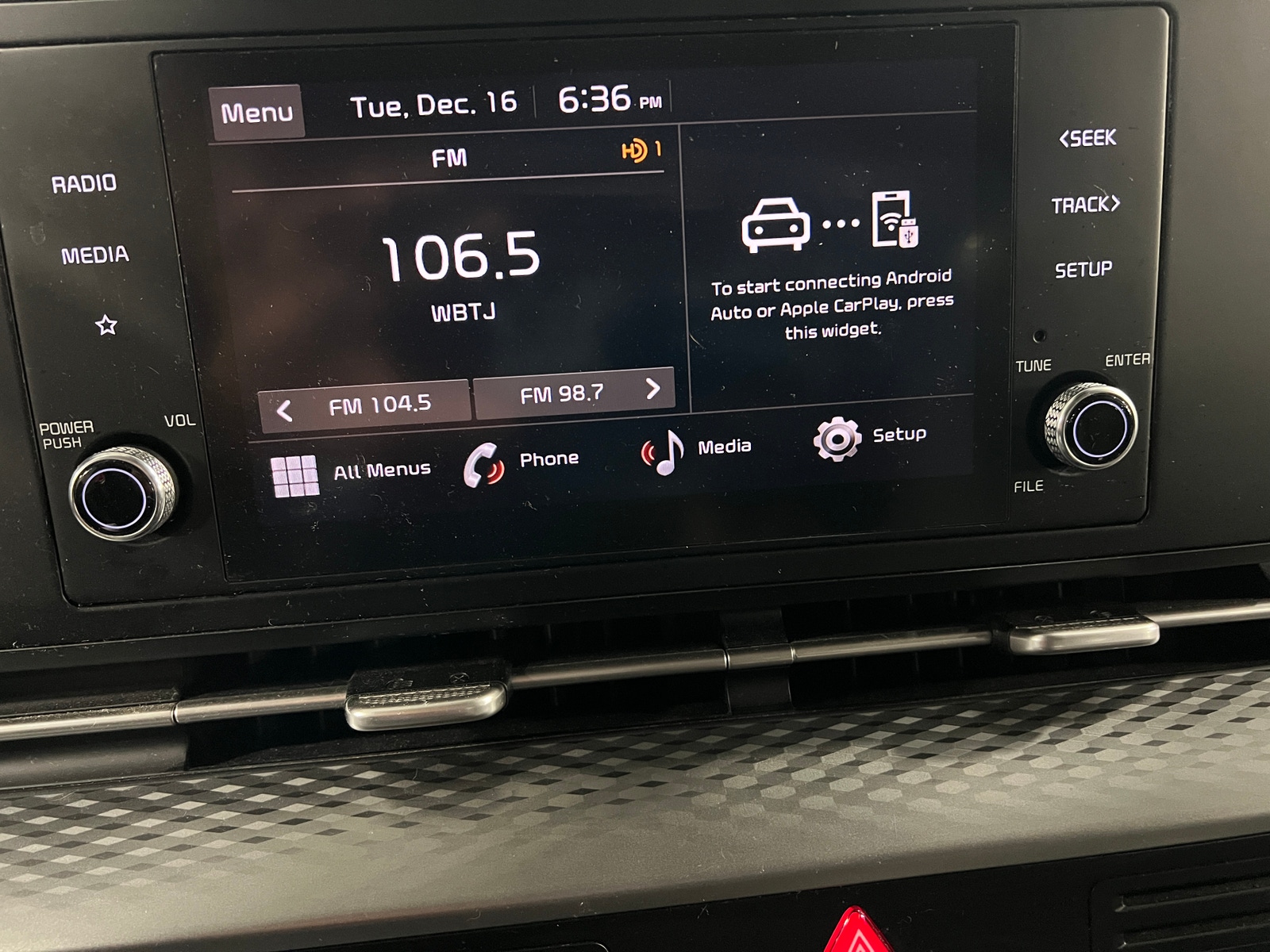 Thumbnail: 2023 Kia Carnival - 4