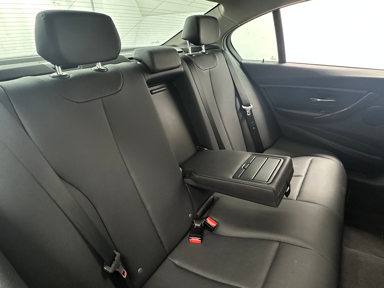 Thumbnail: 2016 BMW 3 Series - 5