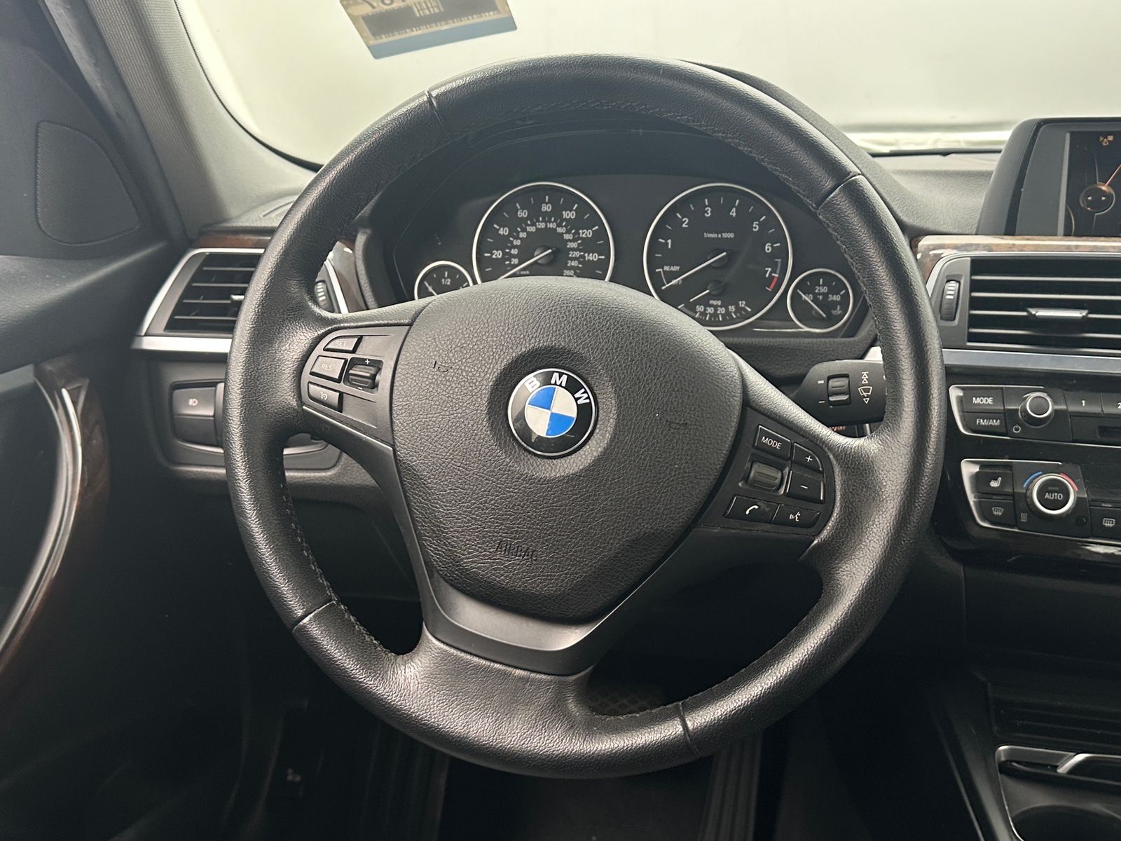 Thumbnail: 2016 BMW 3 Series - 4