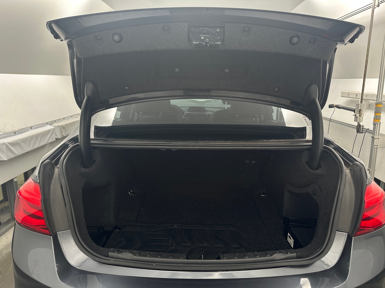 Thumbnail: 2016 BMW 3 Series - 6