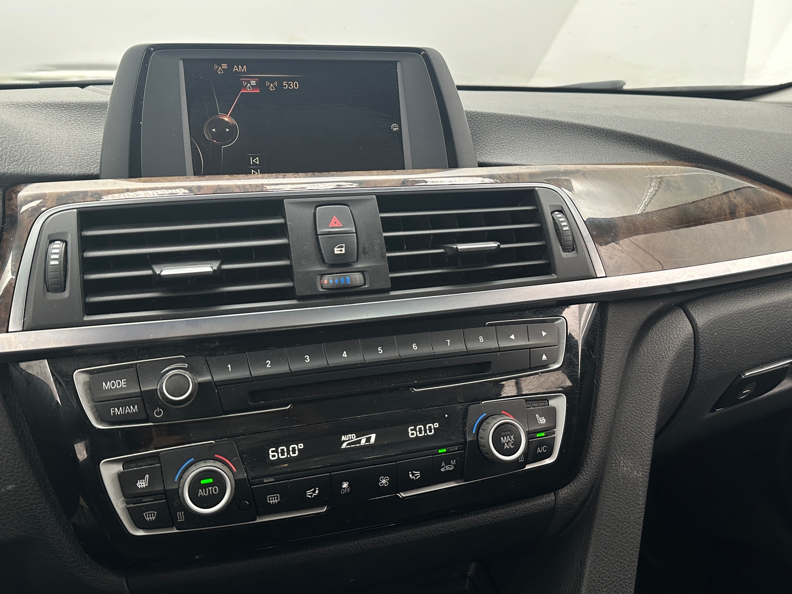 Thumbnail: 2016 BMW 3 Series - 3