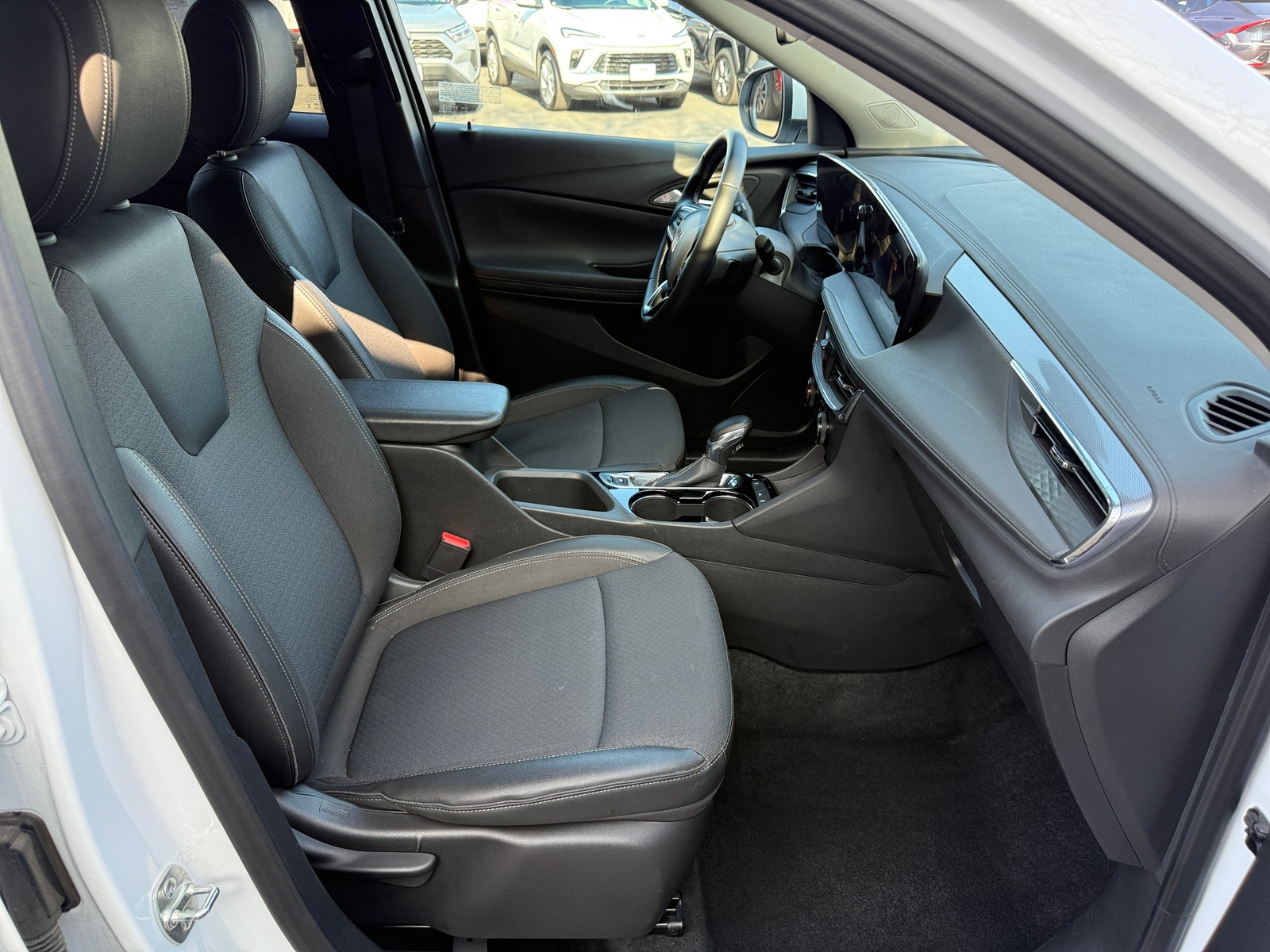 Thumbnail: 2025 Buick Encore GX - 2